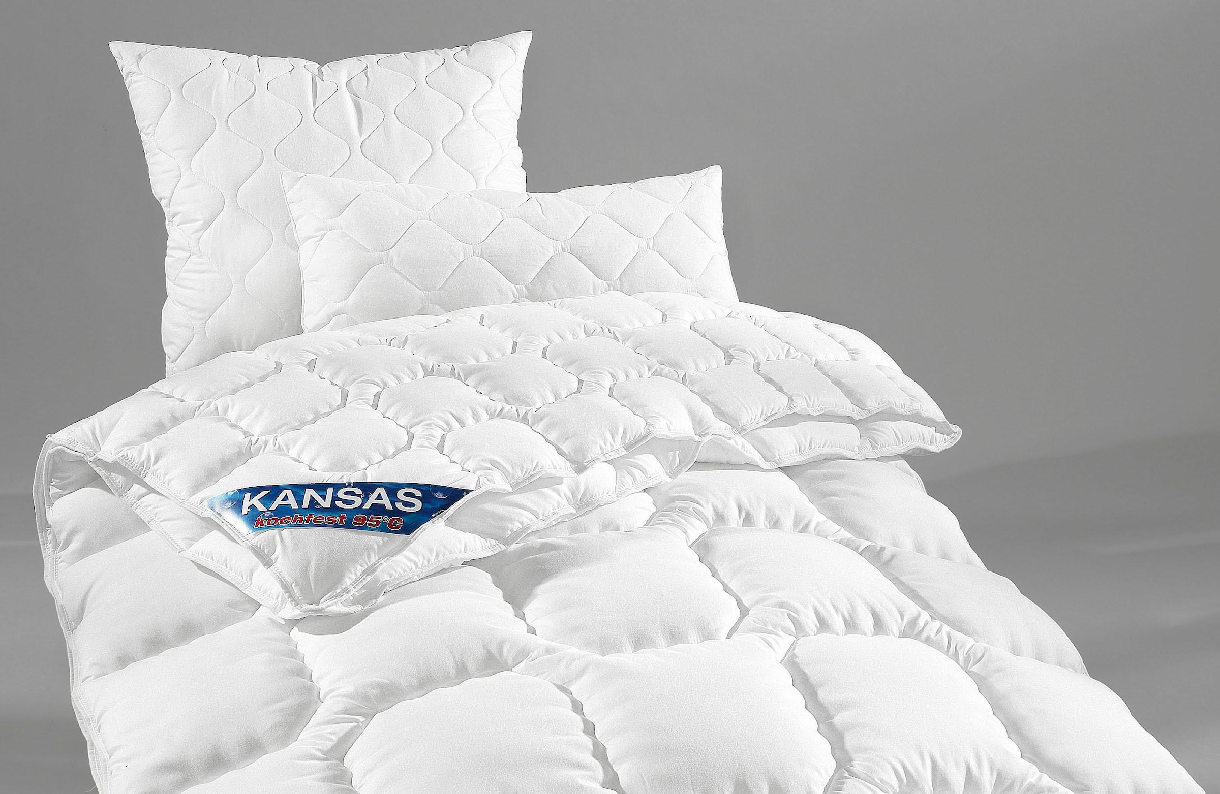 f.a.n. Schlafkomfort Microfaserbettdecke »Kansas«, 4-Jahreszeiten, Füllung Polyesterfaser, Bezug 100% Polyester, (1 St.), Bettdecke in 135x200 cm und weiteren Grössen, für Sommer oder Winter