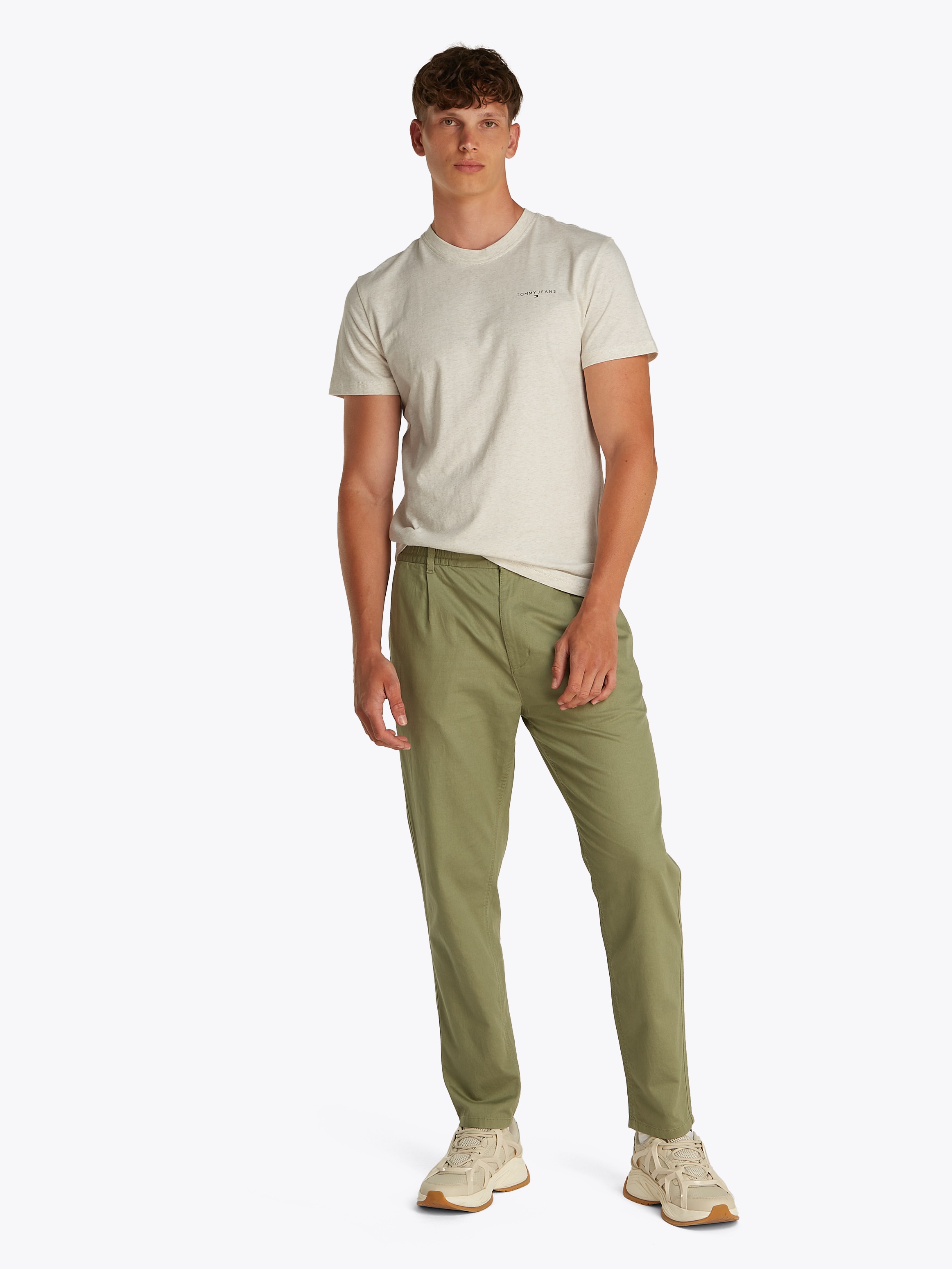 Tommy Jeans T-Shirt »TJM SLIM LINEAR CHEST SS TEE EXT«, mit Logodruck