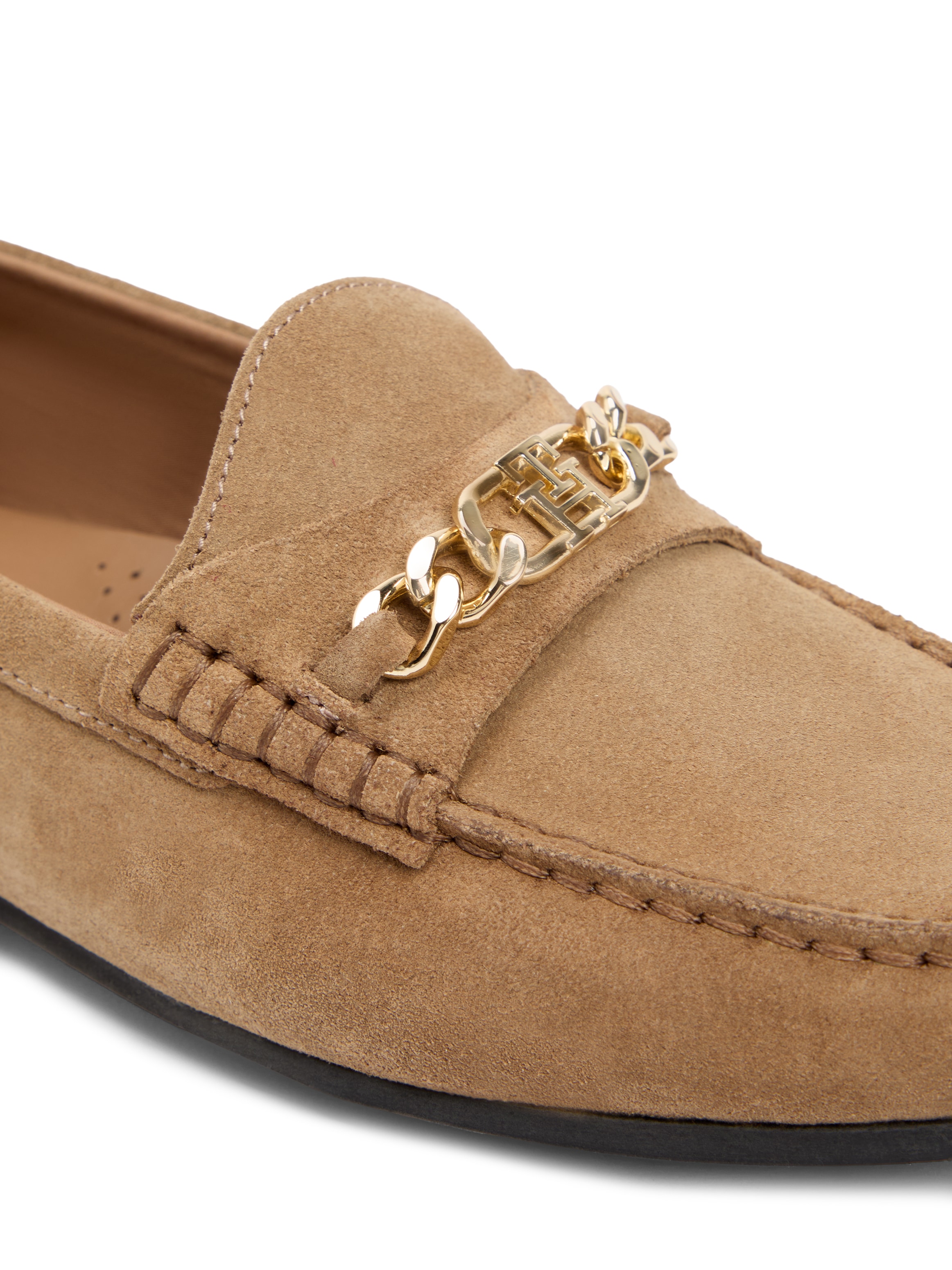 Tommy Hilfiger Loafer »TH CHAIN SUEDE LOAFER«  mocassin, chaussure business, chaussure à enfiler avec chaîne décorative dorée