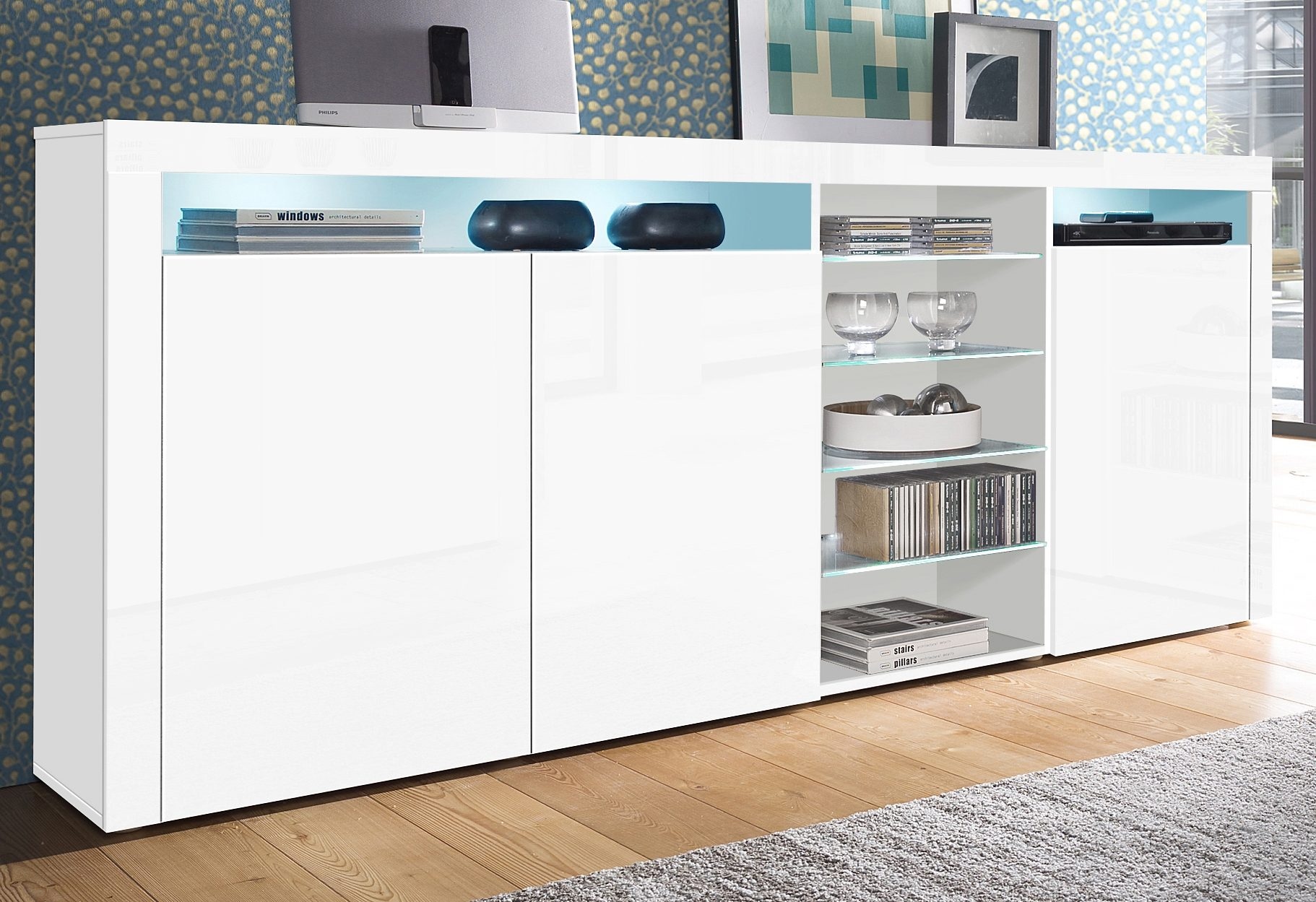 Image of borchardt Möbel Highboard "Santa Fé, Sideboard mit eleganten Glasböden, Breite 200 cm" Push-to-open-Funktion, 3 Türen, 3 höhenverstellbare Böden