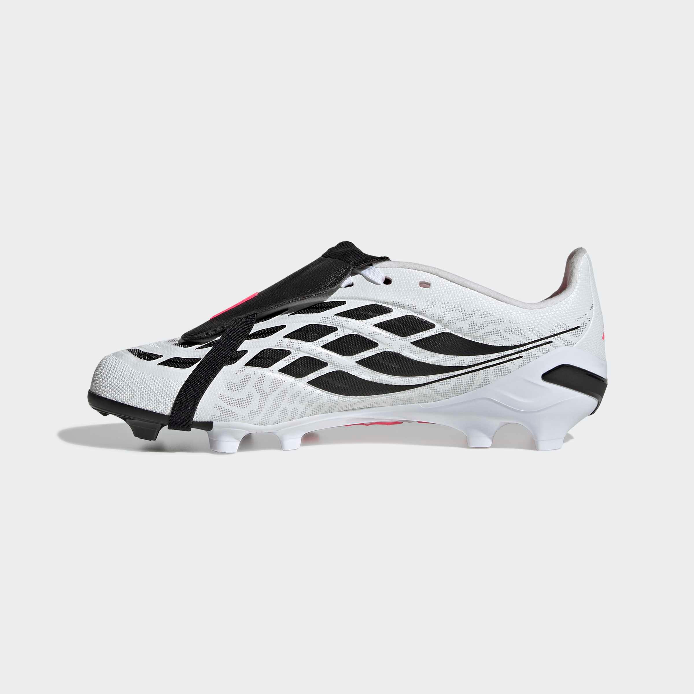adidas Performance Chaussure de football »PREDATOR LEAGUE KIDS , FESTE BÖDEN, UMSCHLAGBARE ZUNGE«  pour gazon et surfaces dures, jeunes & enfants, porté lors de la Coupe du Monde