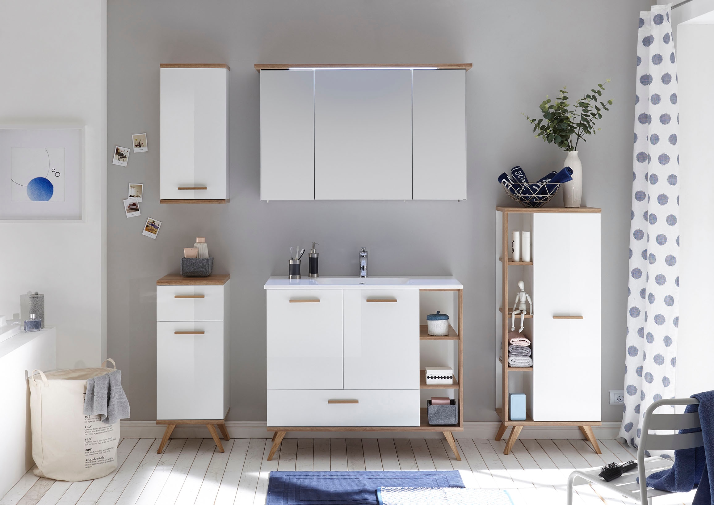 Saphir Armoire intermédiaire »Quickset Badschrank 50,5 cm breit, 1 Tür, seitliche Ablagen« meuble de salle de bain midi avec amortisseur de porte, poignées en bois