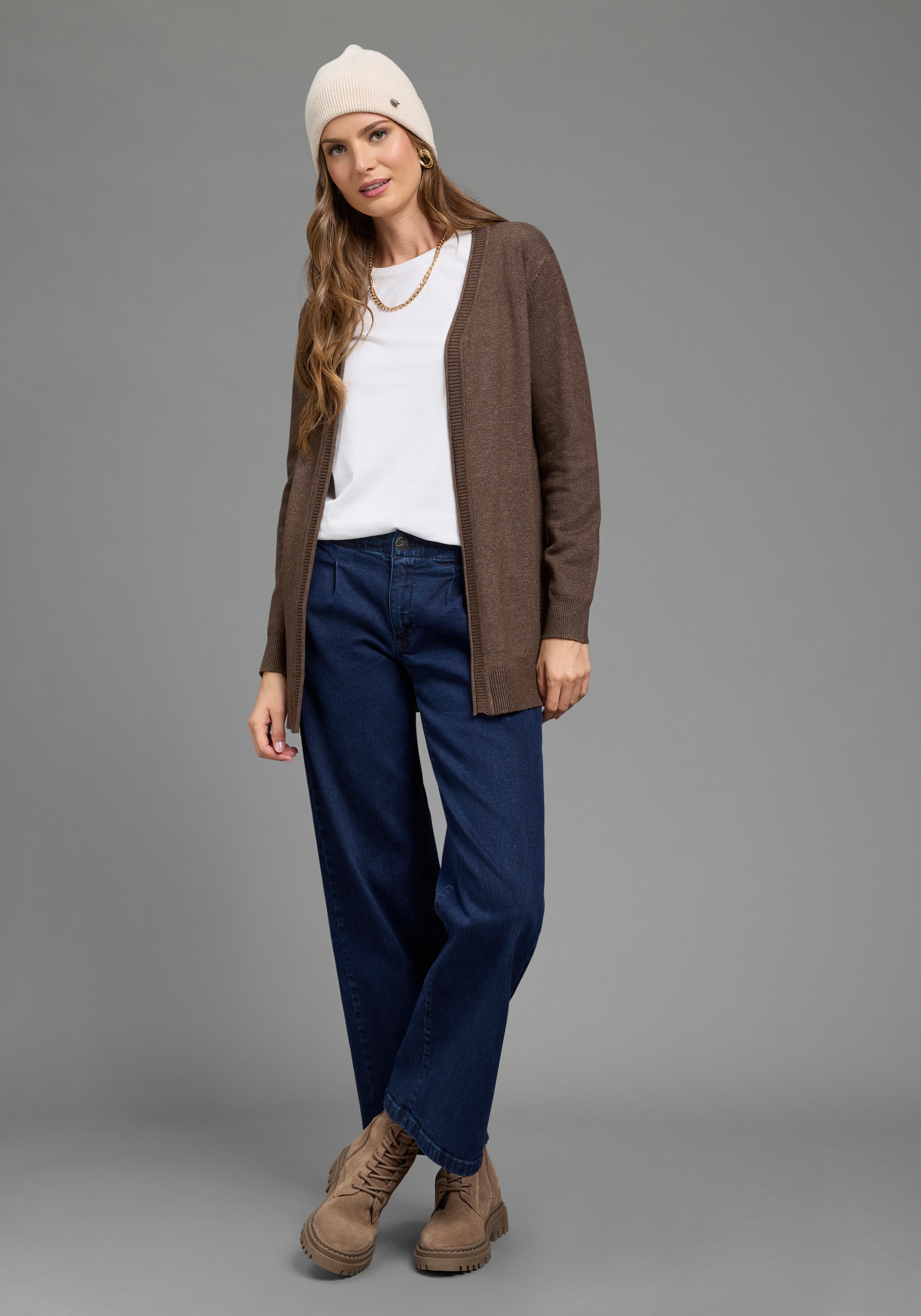 Laura Scott Veste en tricot »mit figurumspielender Passform« avec détails structurés, en mélange de viscose douce