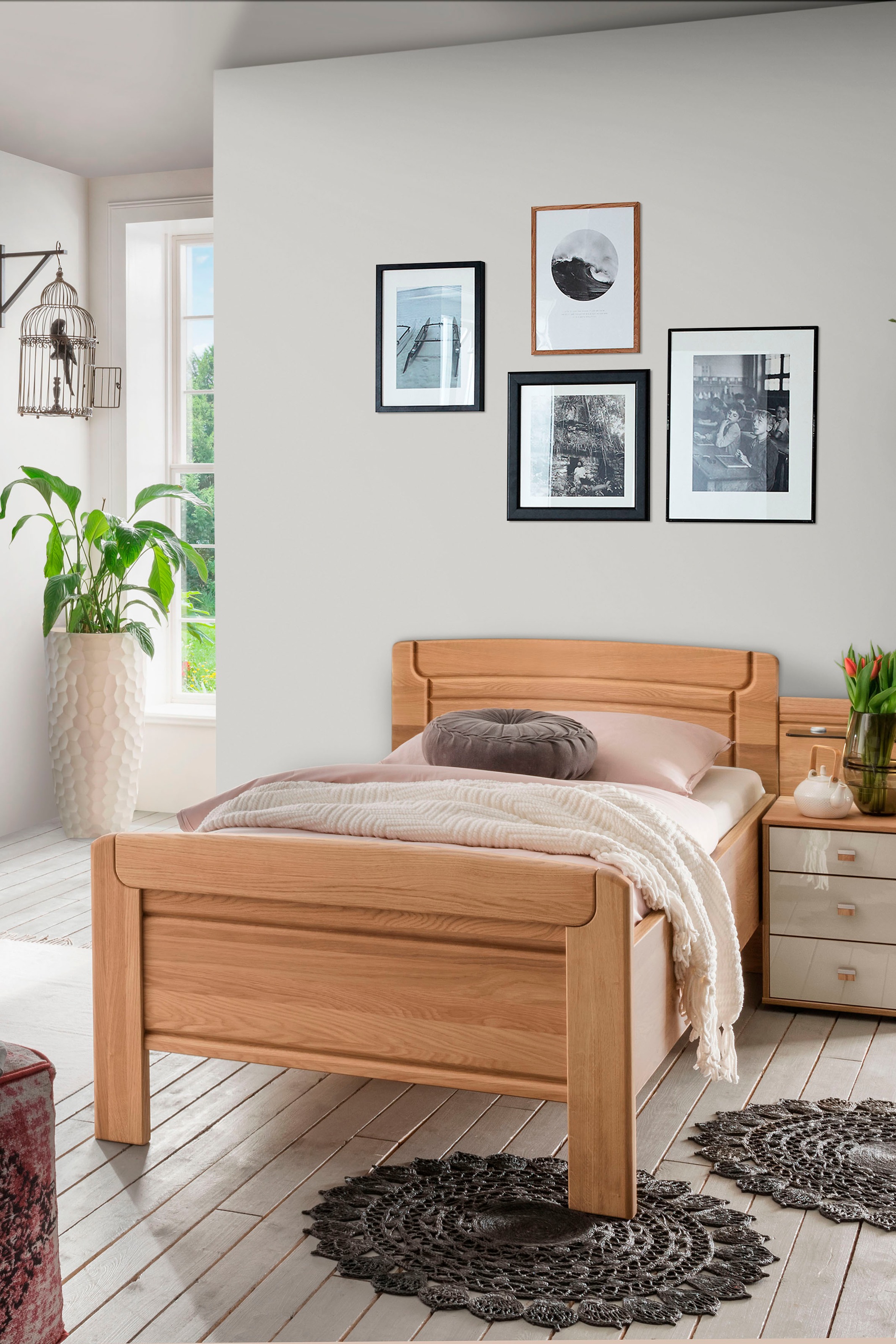 Image of WIEMANN Holzbett "Kiruna, Bettgestell, Bettrahmen, teilmassiv Eiche" 4-fache Liegehöhenverstellung, MADE IN GERMANY, Kopf- und Fussteil aus Massivholz, verschiedene Grössen, in Komforthöhe
