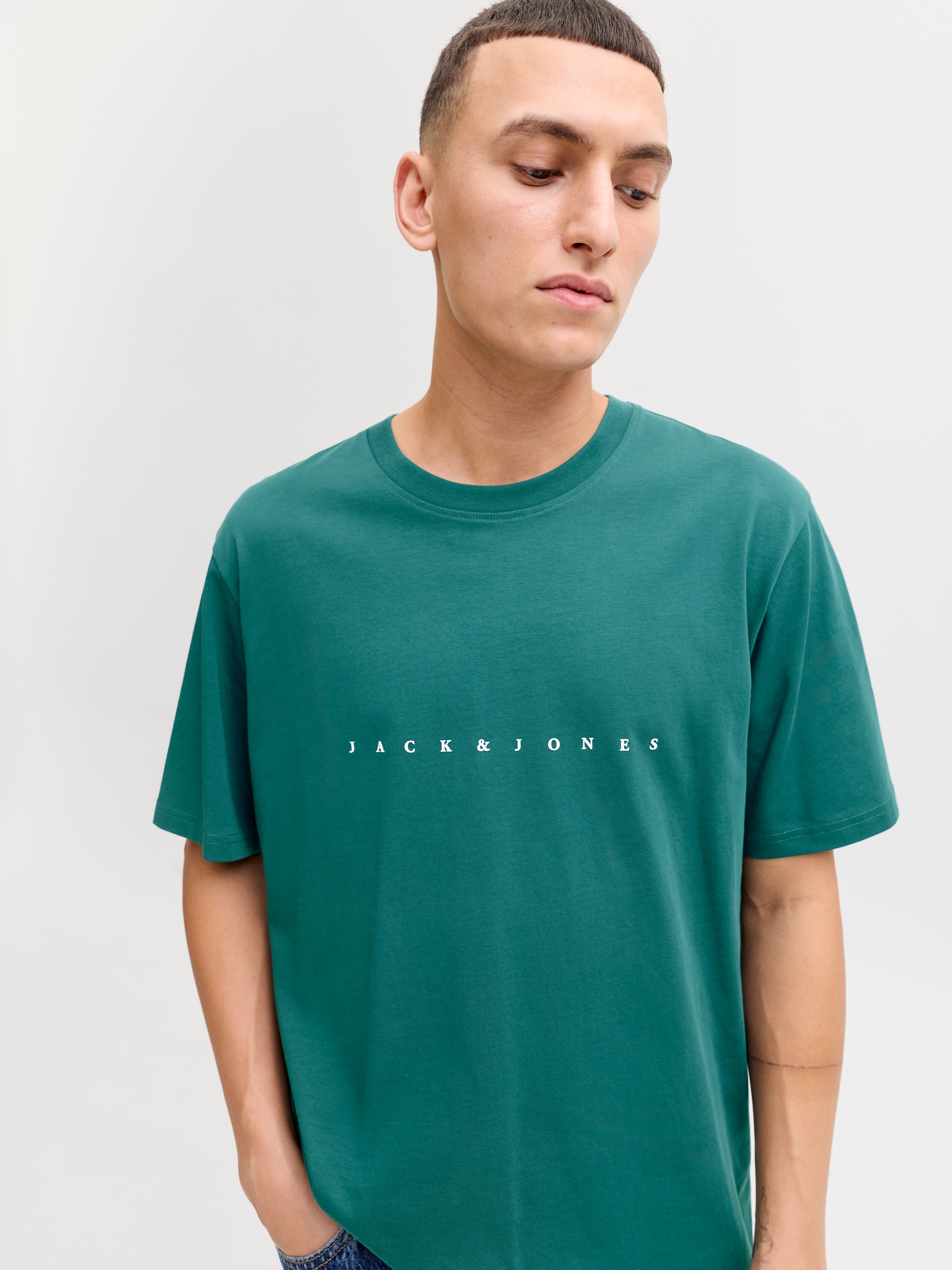 Jack & Jones Shirt à col rond »JJESTAR mit Pigmentprint und Baumwollgefühl« coton, coupe décontractée