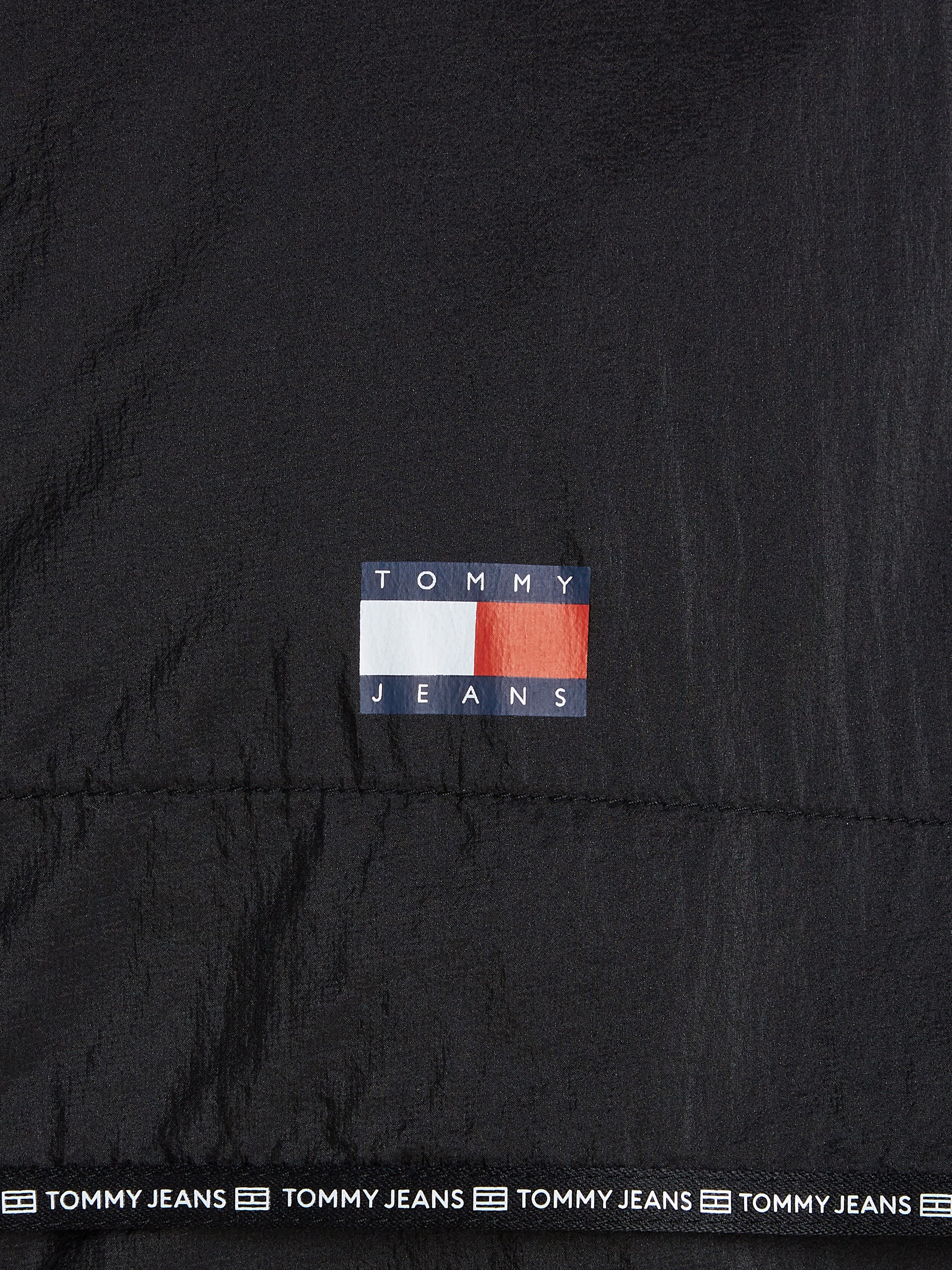 Tommy Jeans Blouson »TJM CHICAGO TAPE WINDBREAKER EXT«, mit Kapuze, Tape mit Markenschriftzug am Ärmel