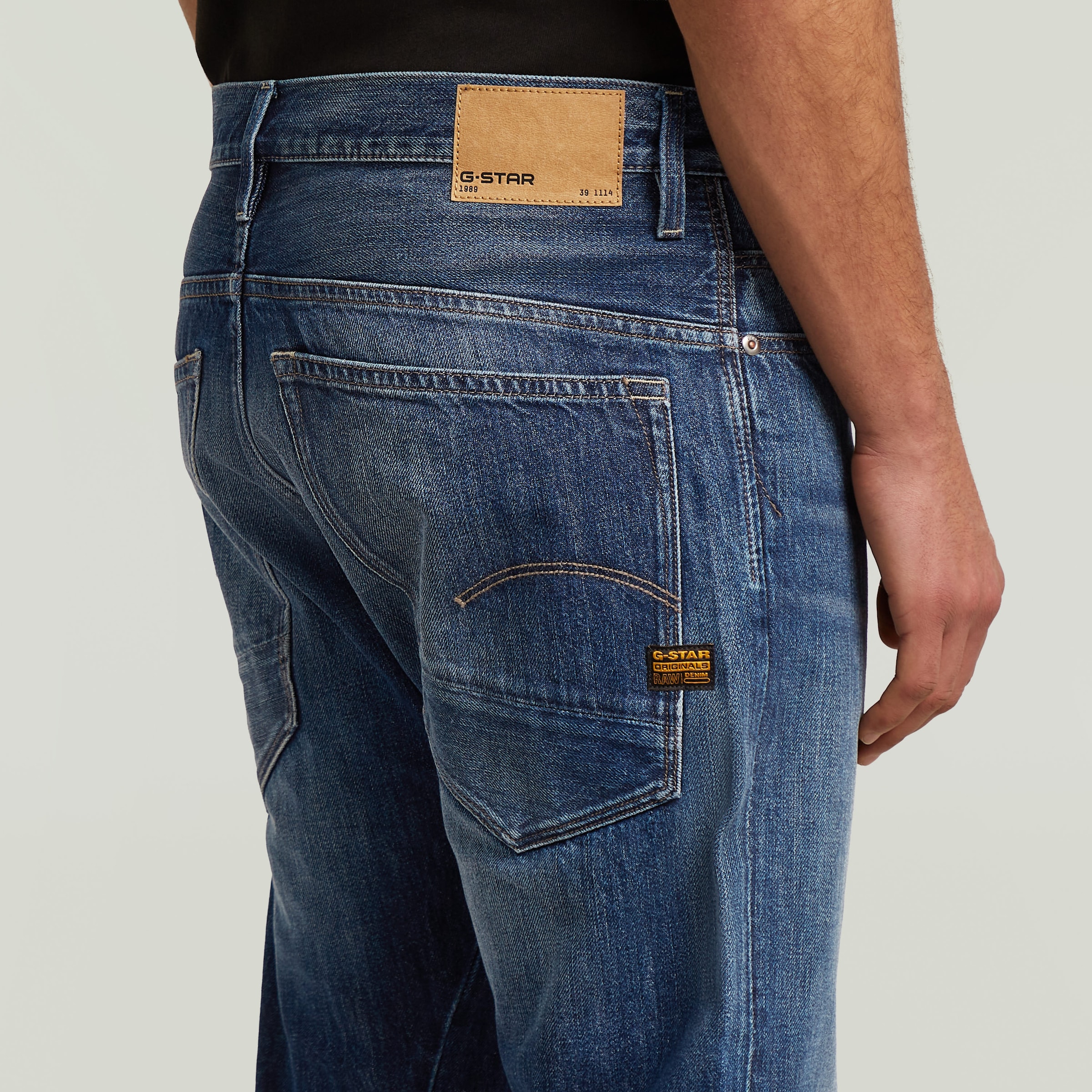 G-STAR Tapered-fit-Jeans »G-Star Arc 3D« mit Knopfverschluss, mittlerer Bund