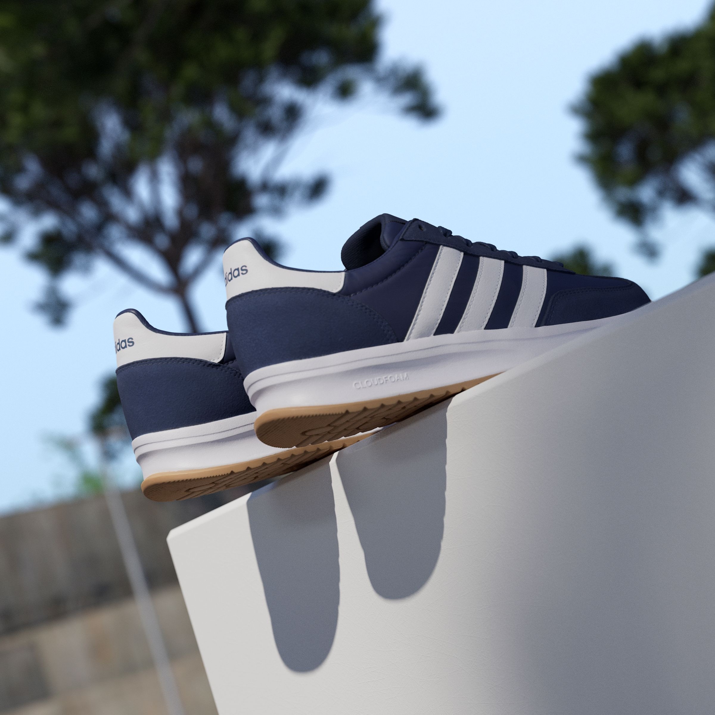 adidas Sportswear Sneaker »RUN 70S 2.0«, inspiriert vom Design des adidas SL72