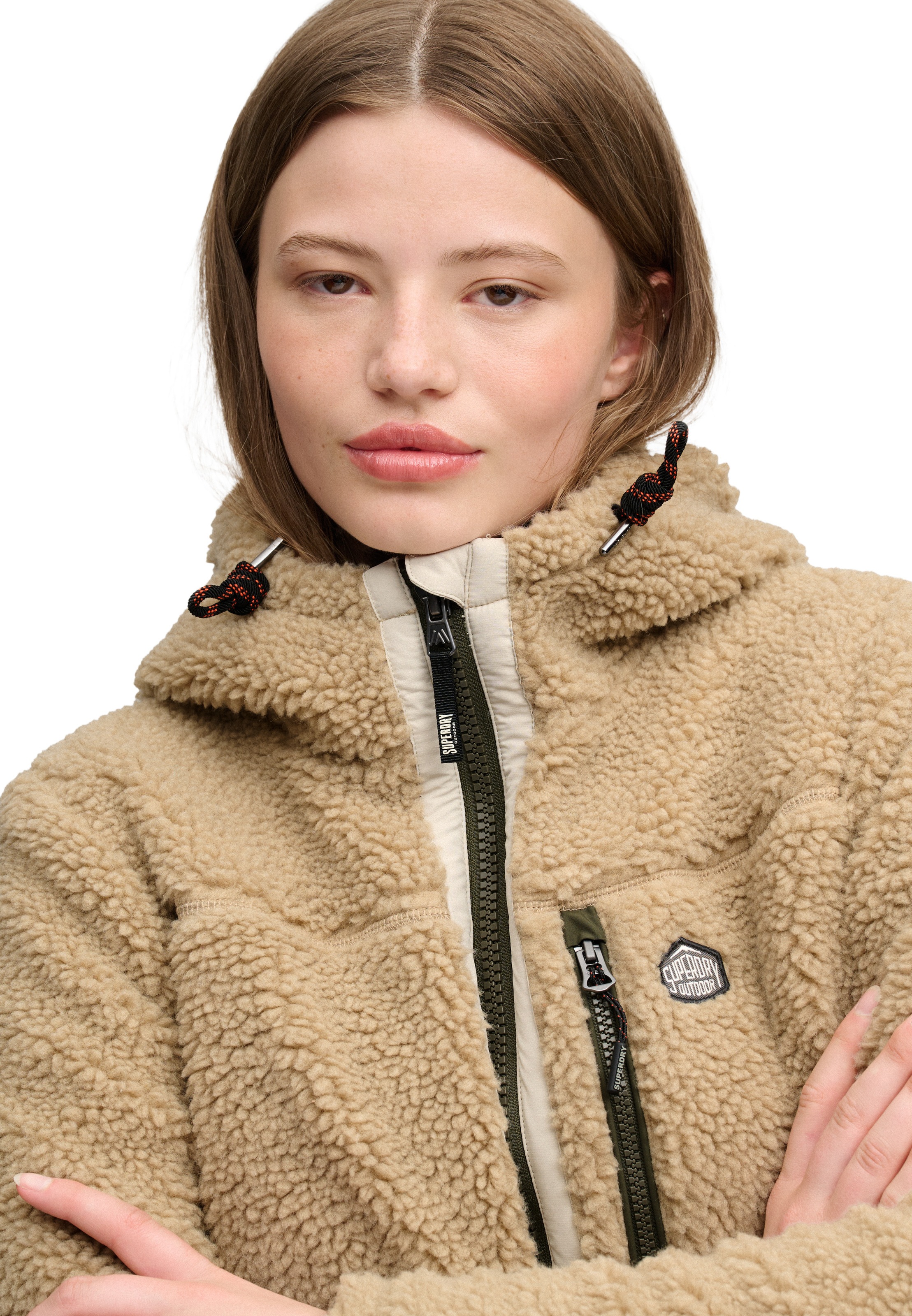 Superdry Veste hybride »OUTDOOR BORG QUILT HYBRID« avec capuche Kunstfaser, relaxed fit