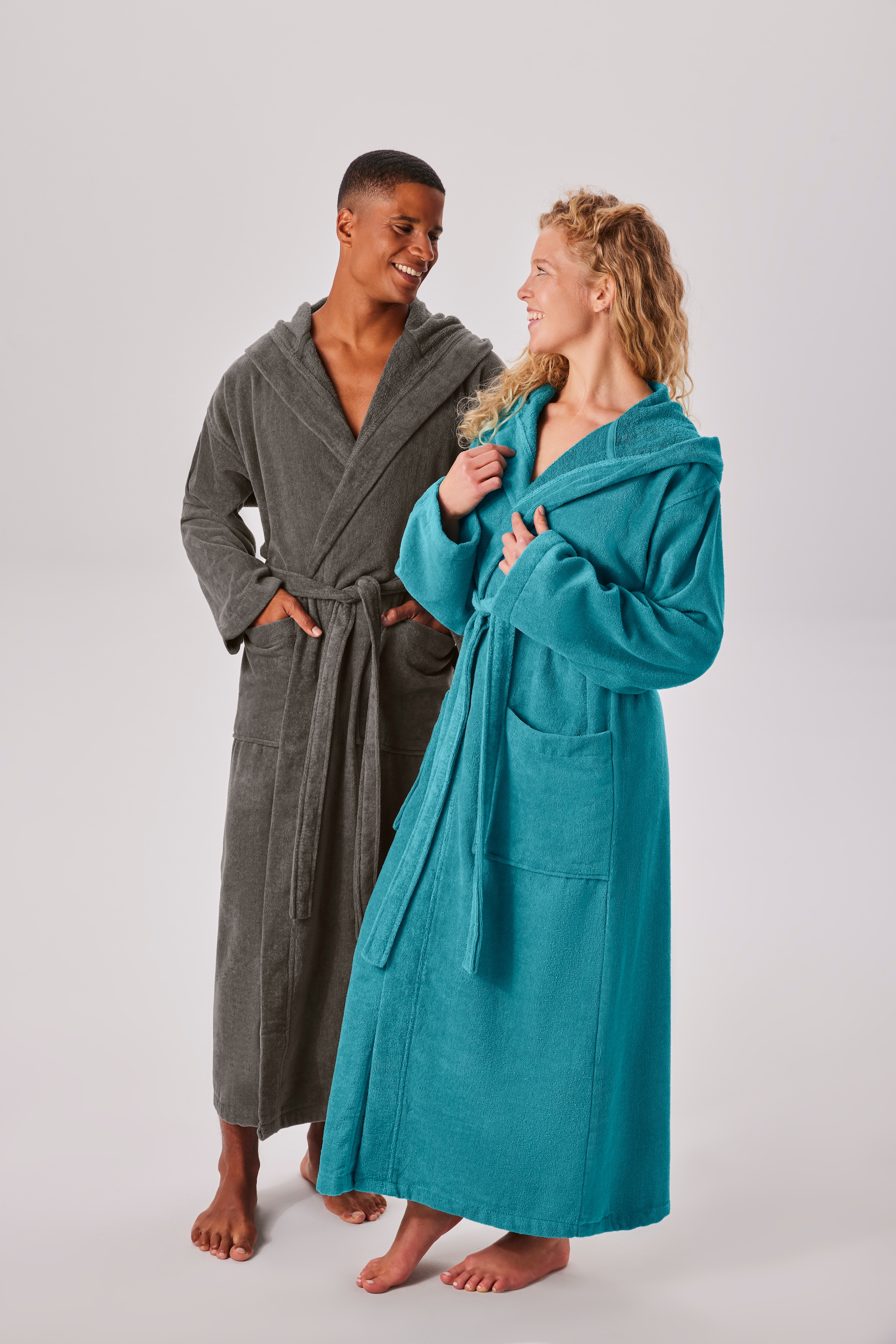 GOODproduct Unisex-Bademantel "Regona, Hotelbademantel, Morgenmantel, Standardlänge & Überlänge" 1 Stk. Damen & Herren, mit Taschen, flauschig, weich, Velours, Sauna & Spa