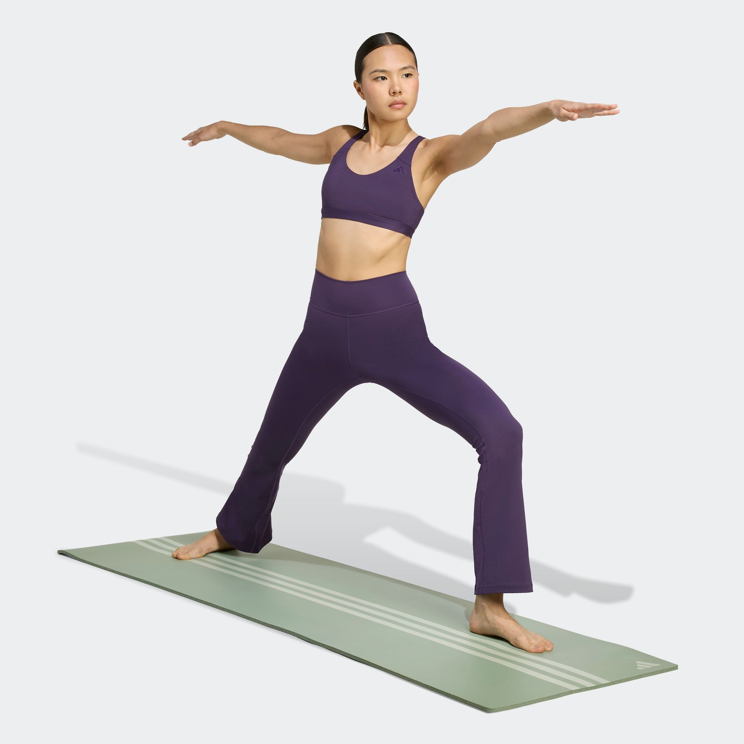 adidas Performance Trainingstights »ALLME ESS FLARE«  mit ausgestelltem Bein, aus weichem und dehnbarem Strickmaterial