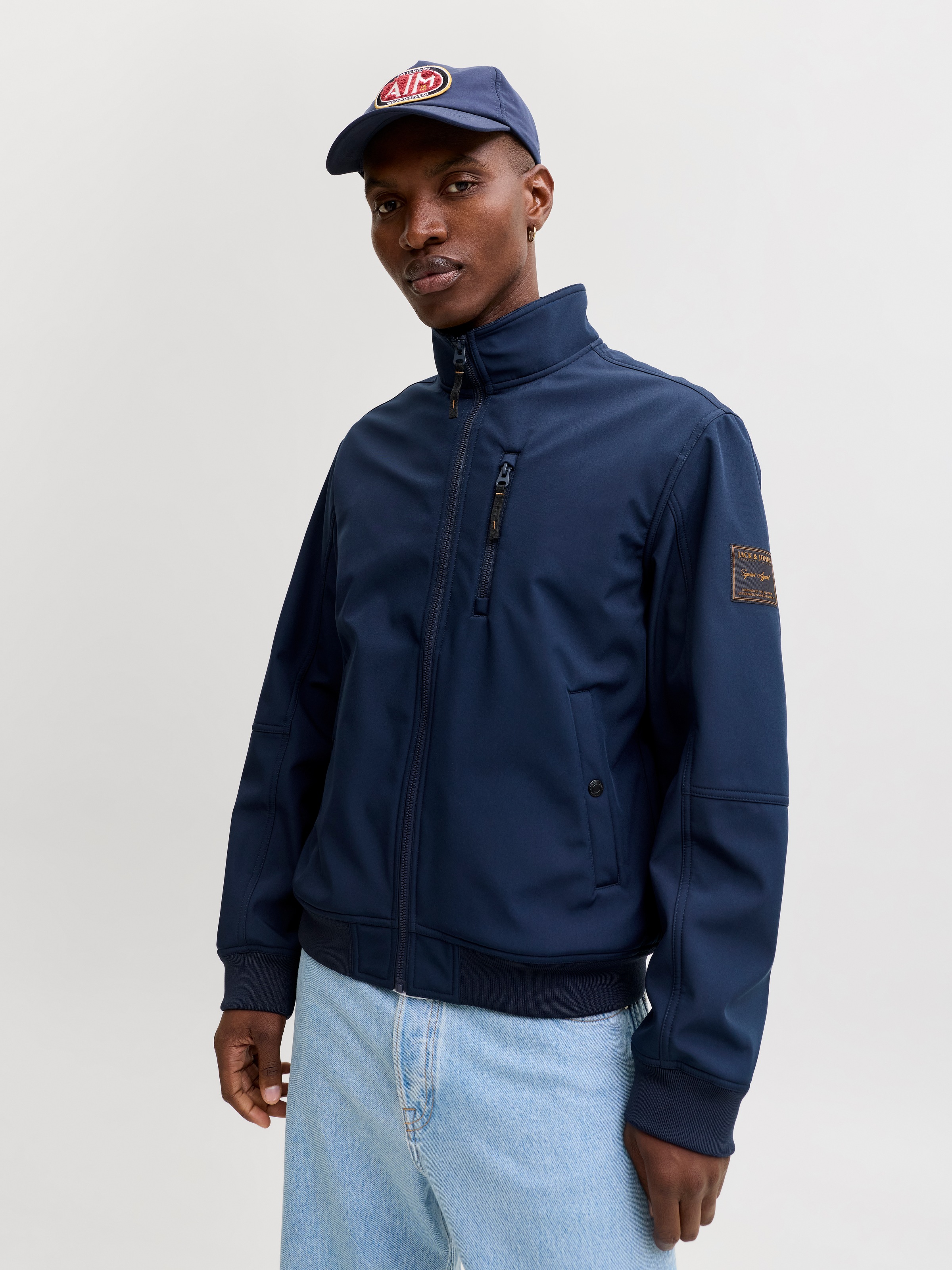 Jack & Jones Veste softshell »JJEPARKER SOFTSHELL BOMBER SN« veste softshell, en polyester, coupe mode, avec fermeture éclair poitrine