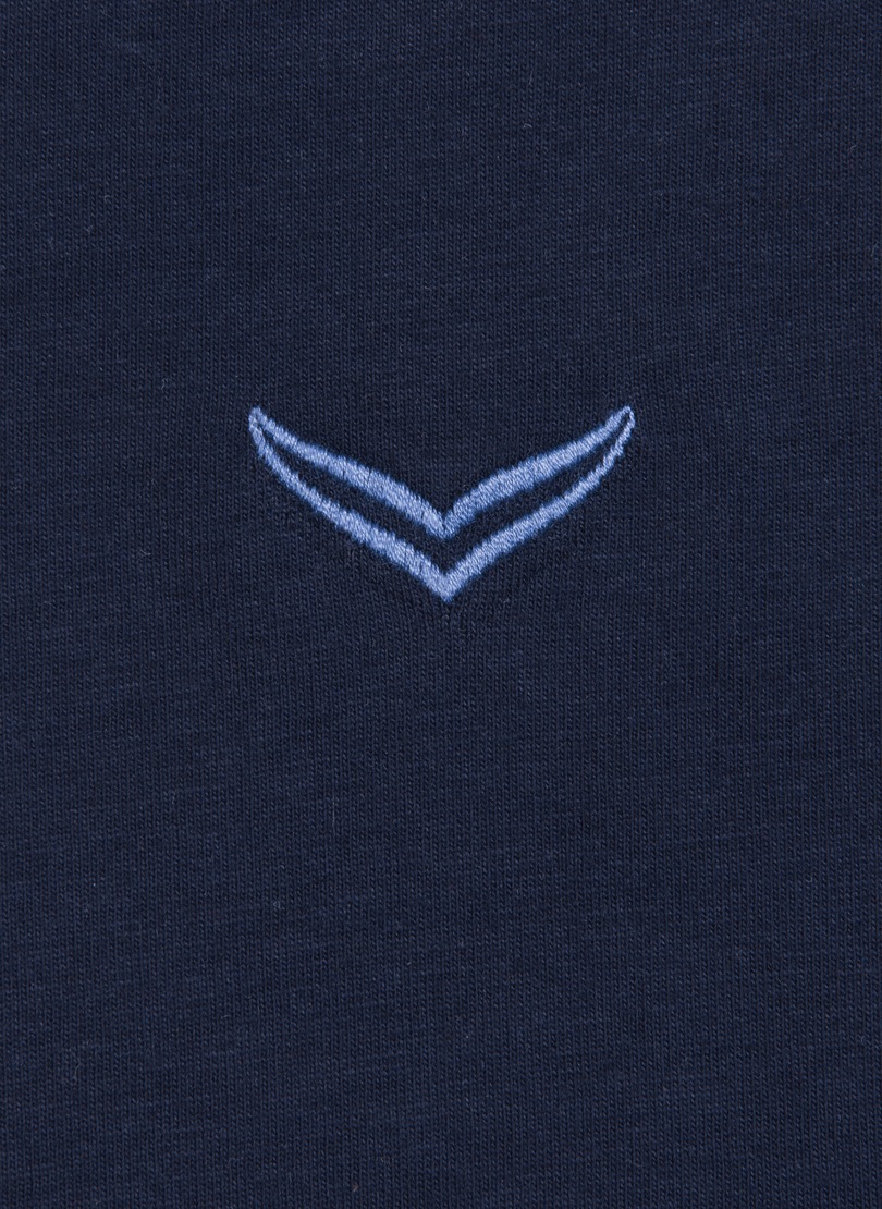 Trigema T-Shirt »TRIGEMA T Shirt aus Biobaumwolle mit V-Ausschnitt« 1 Stk.