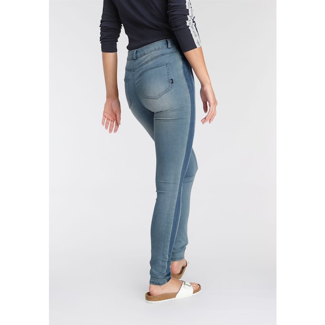 High seitlichem mit »Ultra auf Waist versandkostenfrei Stretch«, Arizona Skinny-fit-Jeans Streifen