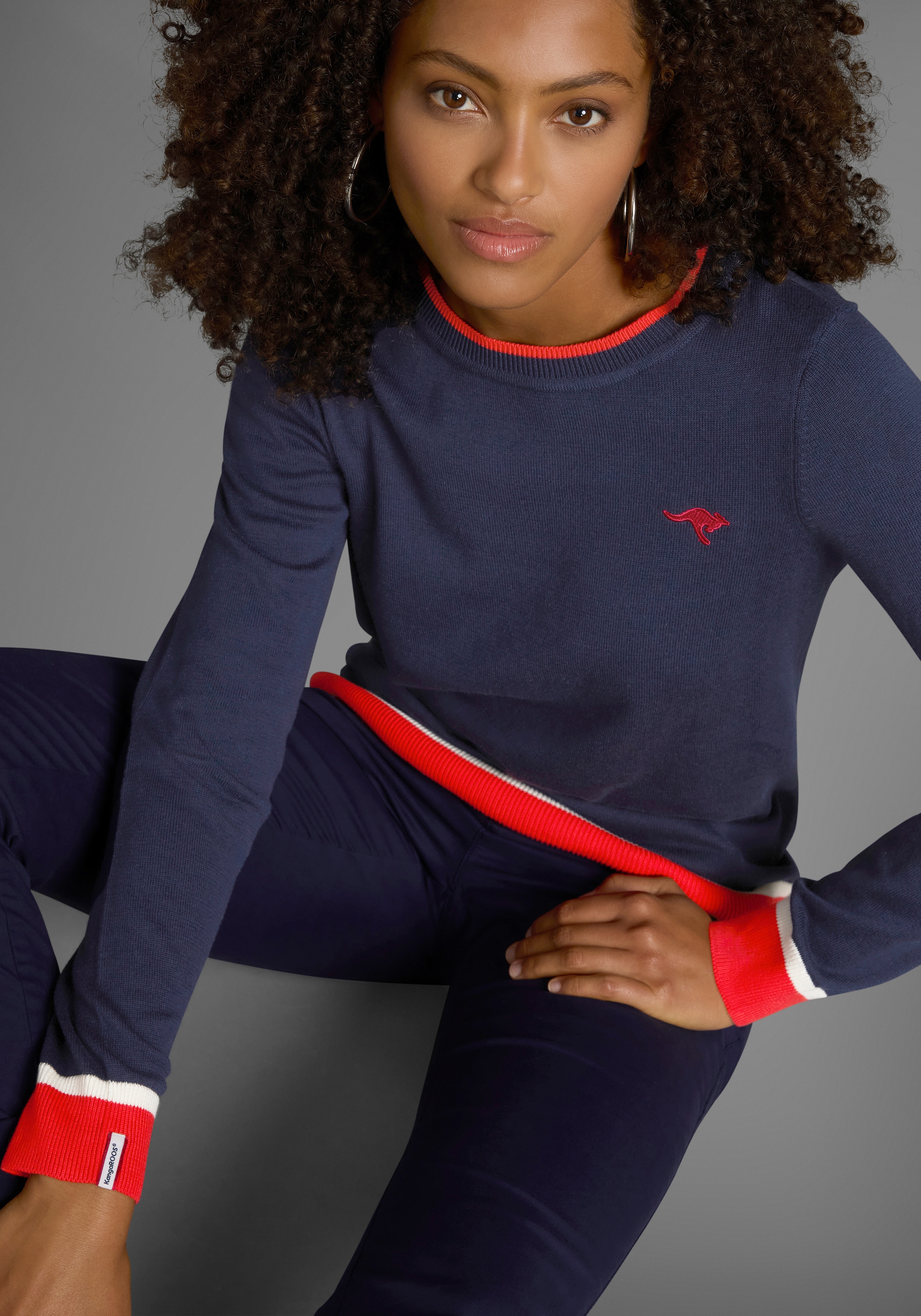 KangaROOS Pull à col rond mit kontrastfarbenem Saum