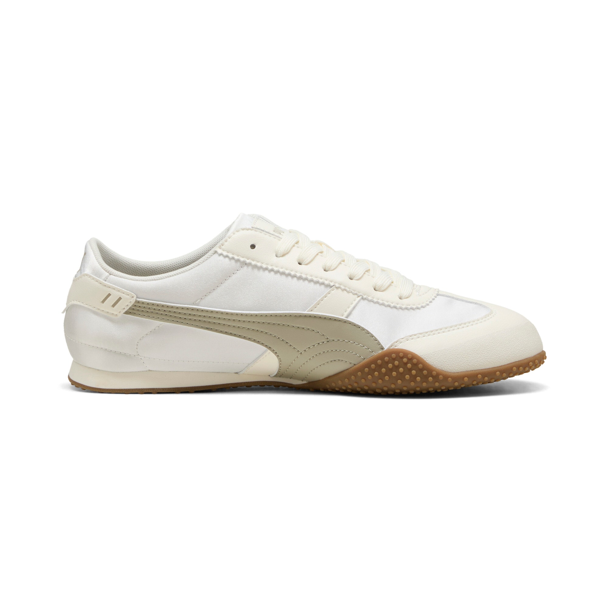 PUMA Sneakers »BELLA UT FC«  pour le quotidien, avec lacets, semelle extérieure en caoutchouc à profil léger