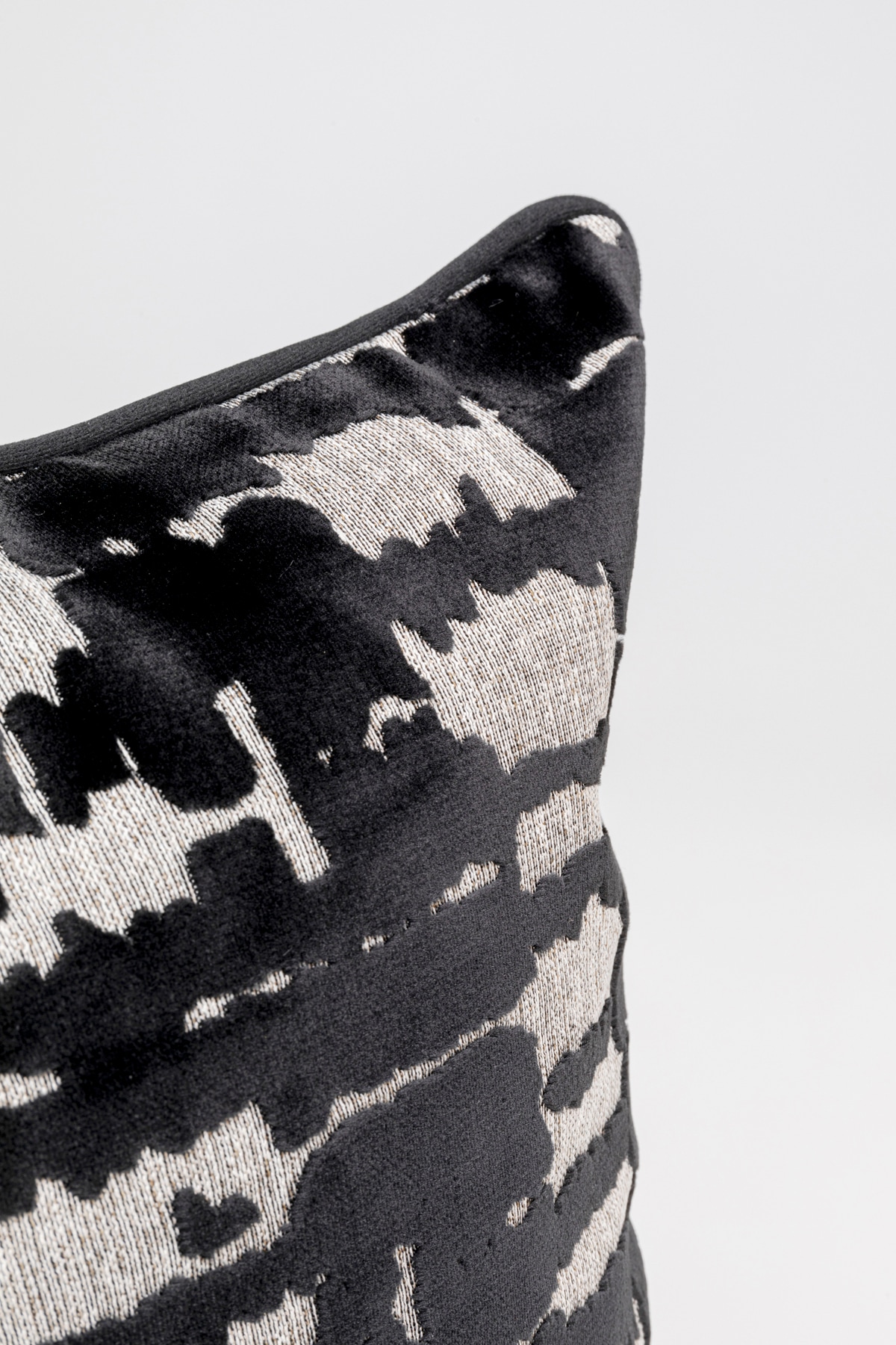 Kare Design Coussin décoratif »Boa, Kissenhülle mit Füllung, 45x45 cm« stützt Kopf und Nacken angenehm und sorgt für erholsamen Schlaf