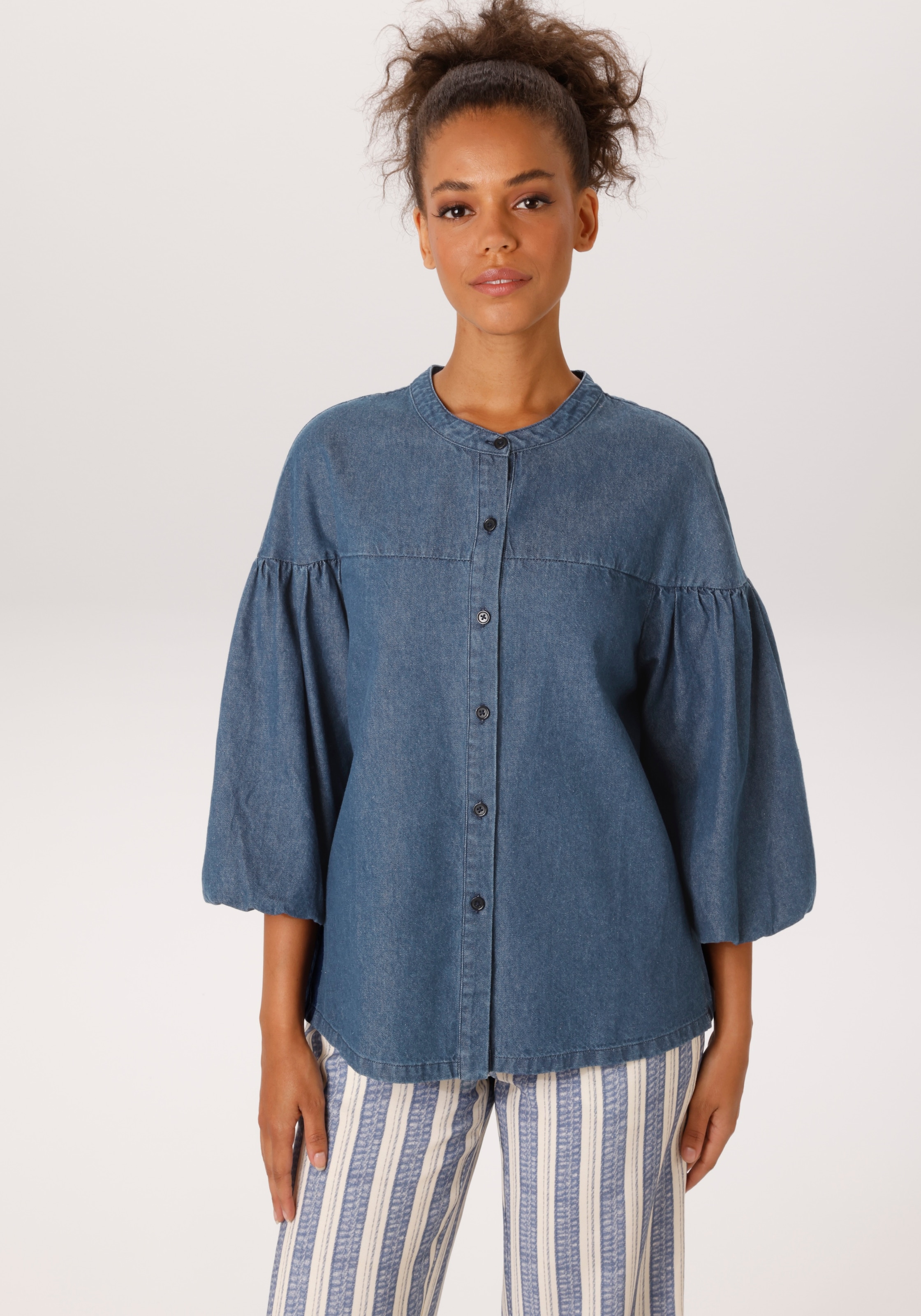 Image of Aniston CASUAL Jeansbluse mit 3/4-langen Arm in weiter, topmodischer Form
