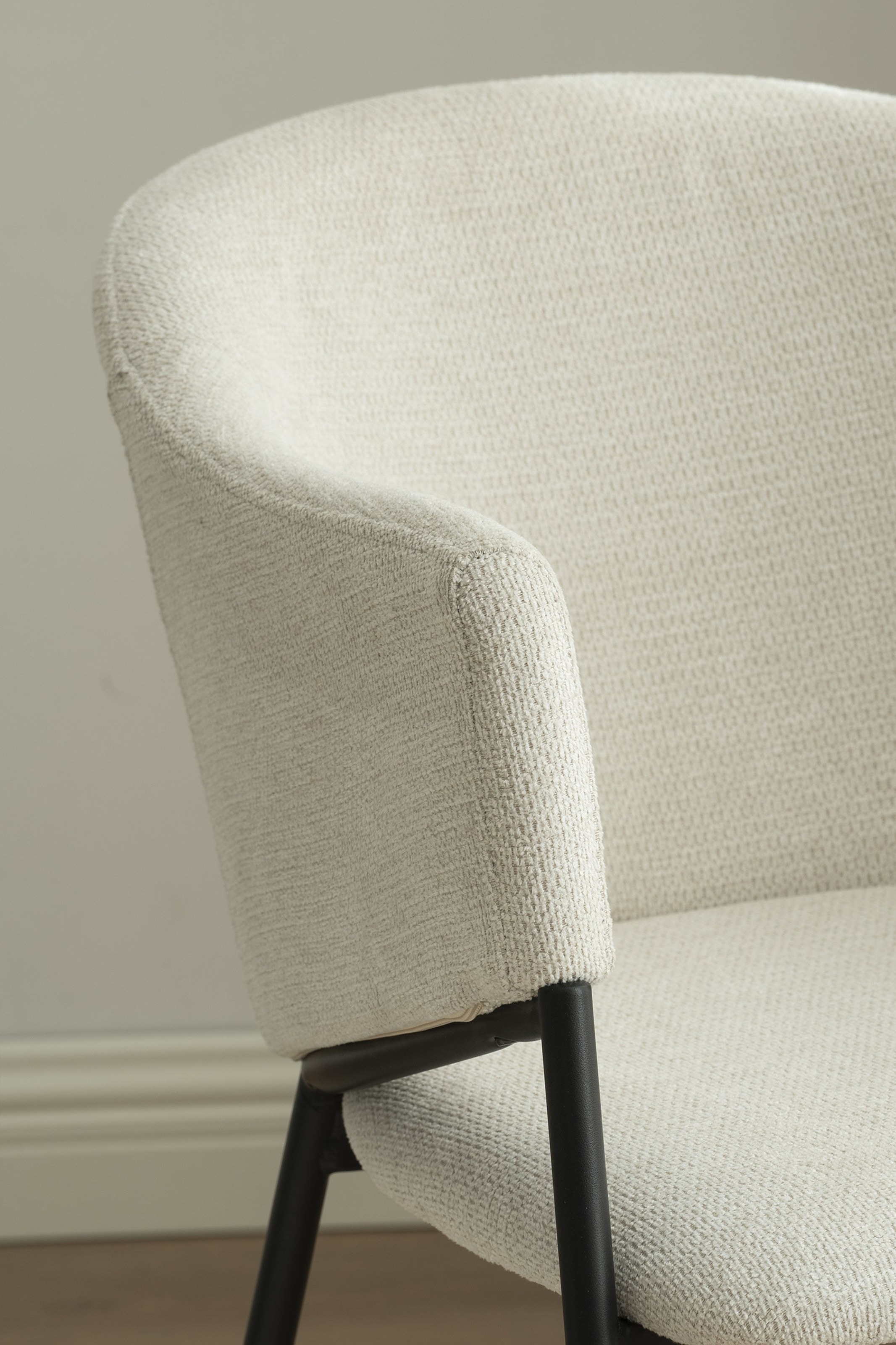 byLIVING Chaise de salle à manger »YORK« (Ensemble) 2 cuistissu structuré beige, jusqu'à 110 kg, mousse, piètement 4 pieds