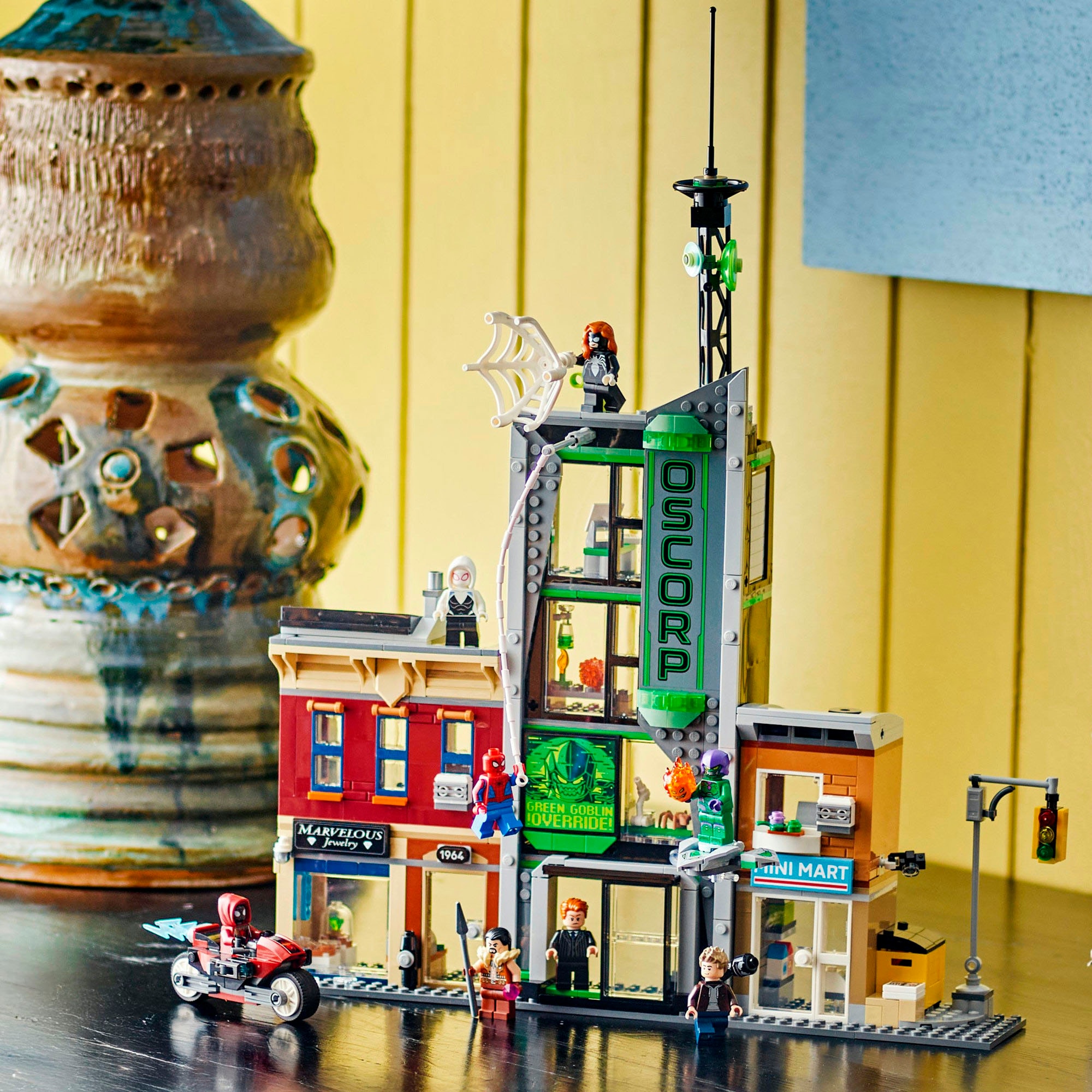 LEGO® Konstruktionsspielsteine »Spider-Man vs. Oscorp (76324), LEGO Super Heroes« Made in Europe