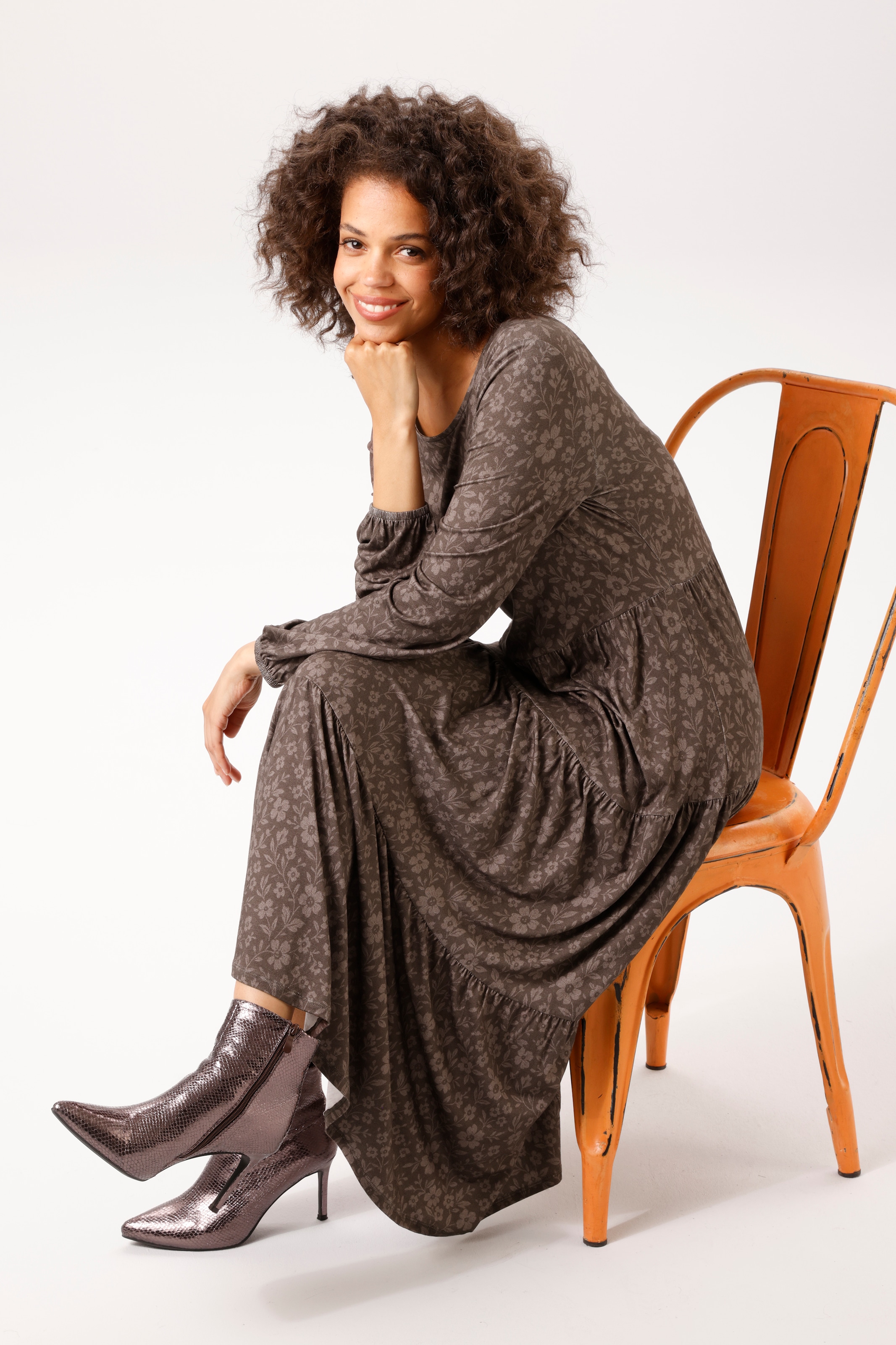 Aniston CASUAL Robe en jersey avec imprimé floral discret - chaque pièce est unique - NOUVELLE COLLECTION