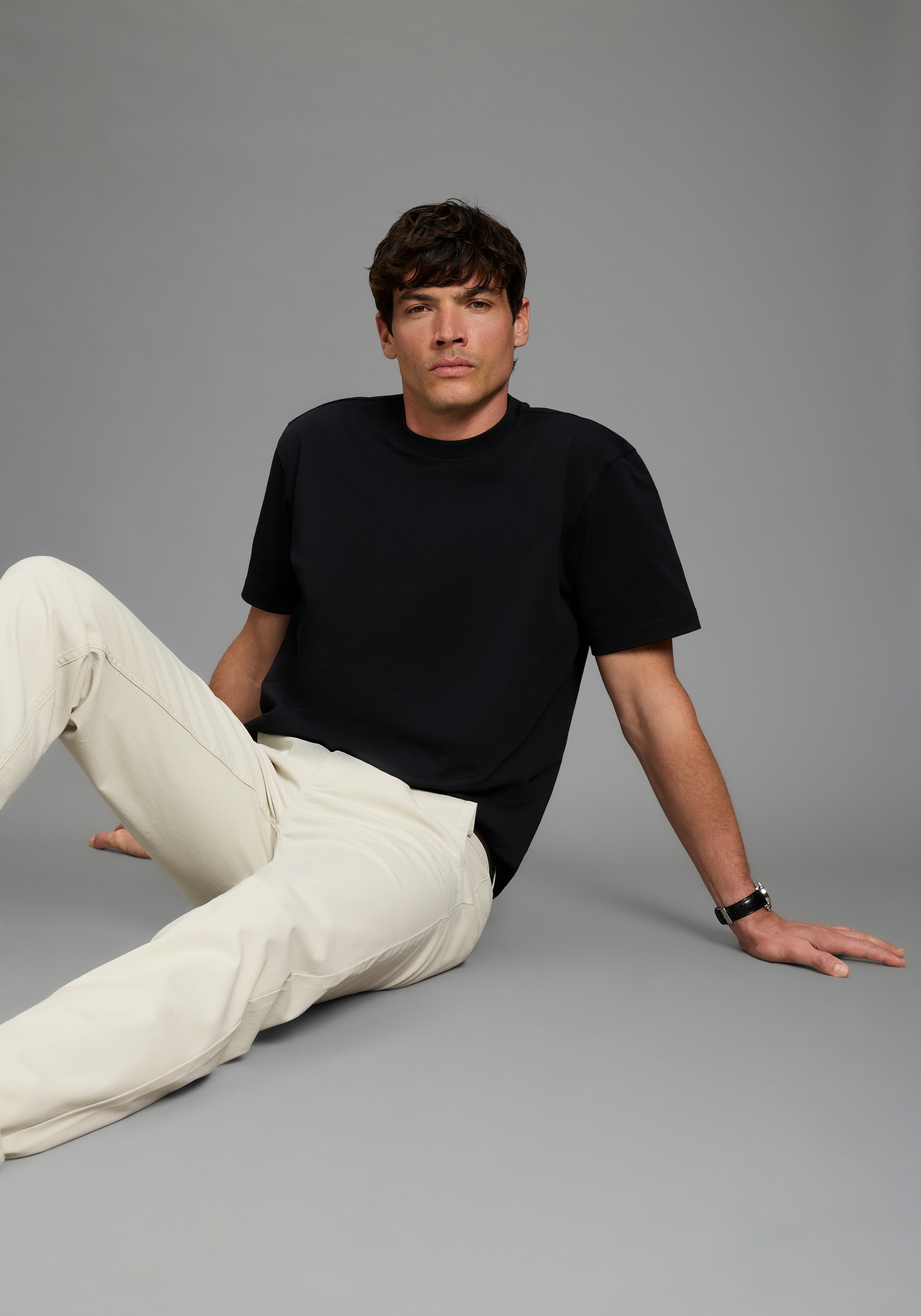 Bruno Banani T-Shirt »Oversize« Kurzarmshirt, lässige Passform, unifarben, aus Single Jersey