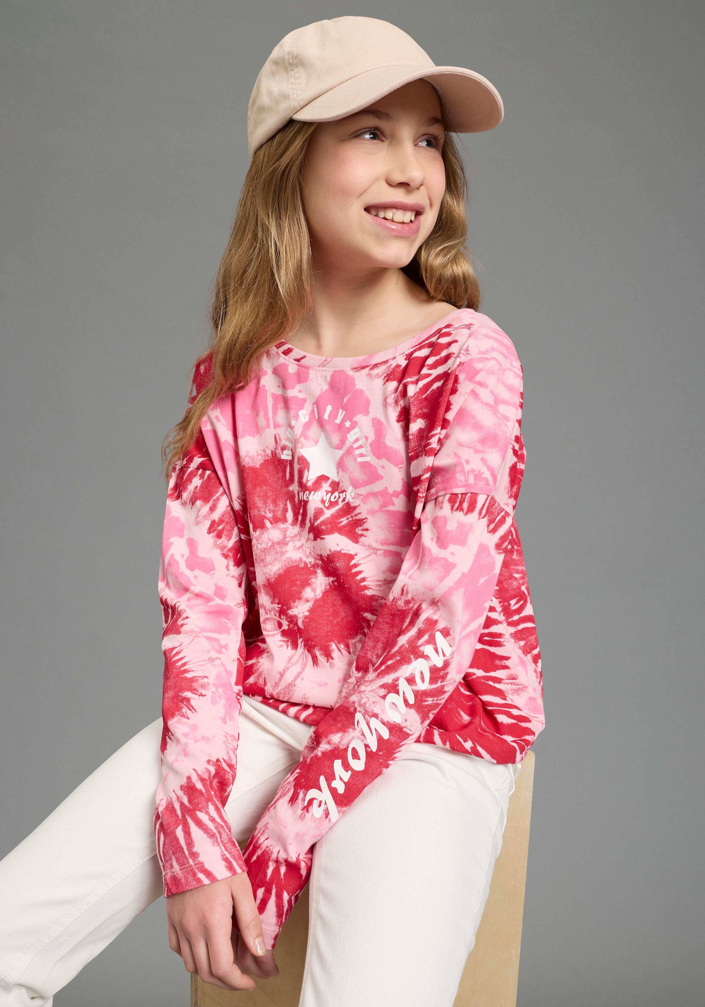Image of KIDSWORLD Fledermausshirt "Batik-Optik Shirt" Langarm, mit Gummizug am Saum, stylischer Aufdruck