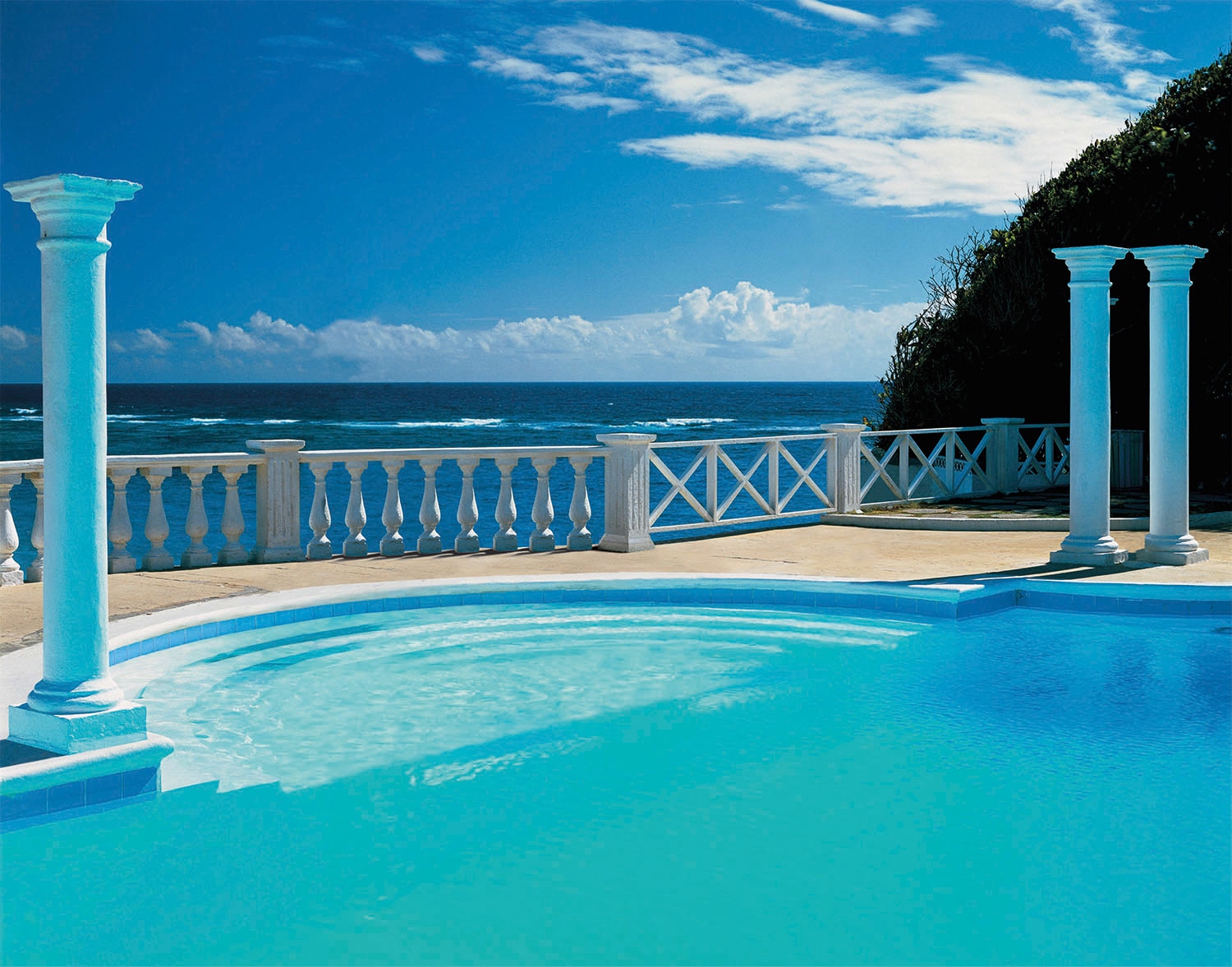 Image of Papermoon Fototapete "Pool View" glatt