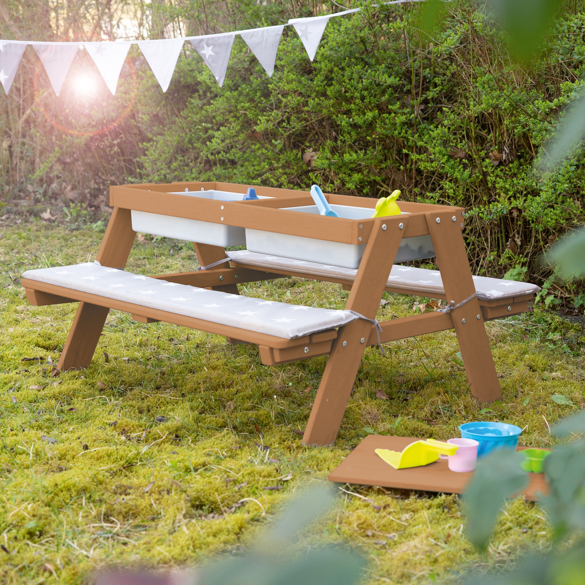 roba® Kindersitzgruppe »Picknick for 4 Outdoor + mit Spielwannen, Teakholz«, (Set), mit abgerundeten Ecken; inklusive Sitzauflagen Â»Little StarsÂ«