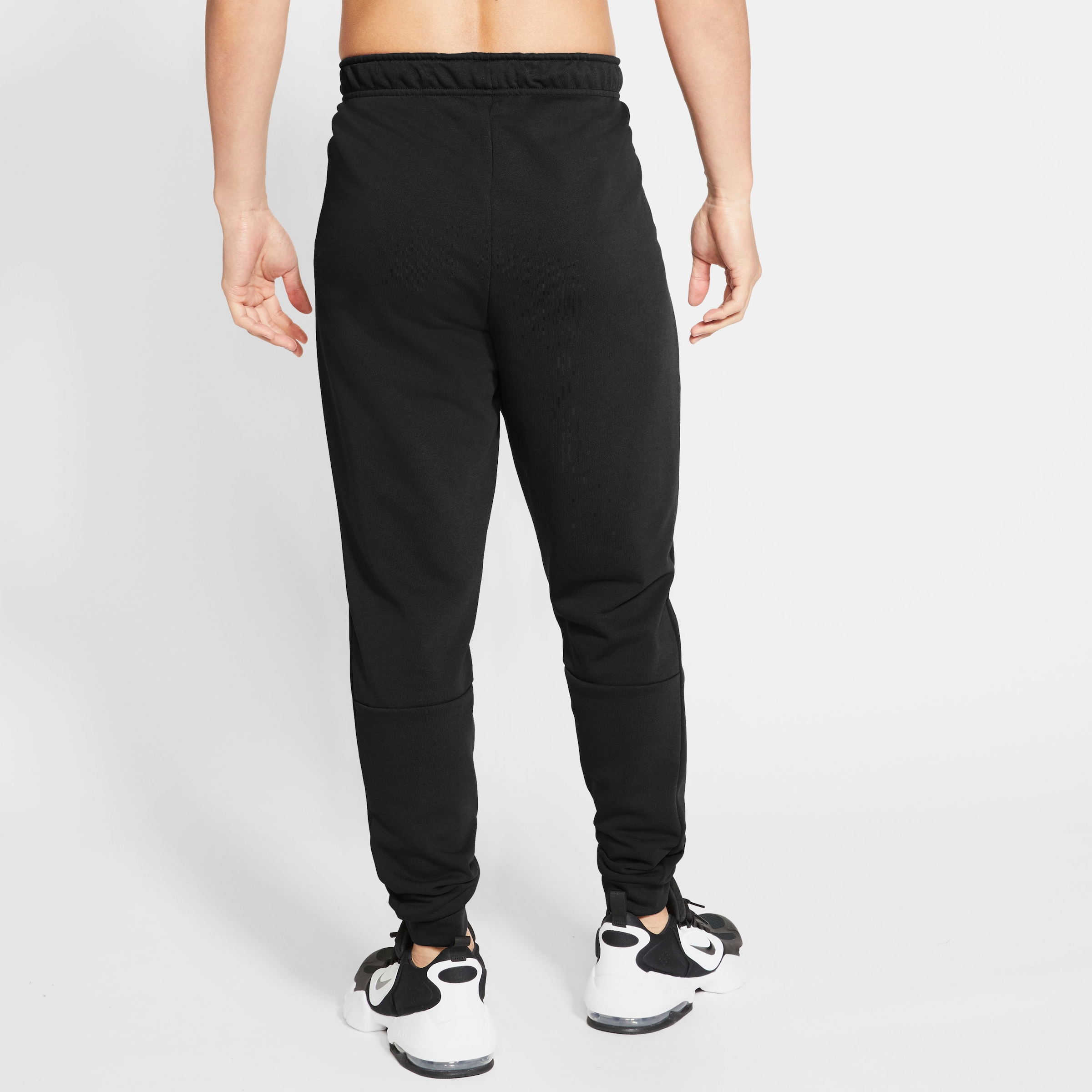 Nike Trainingshose »DRI-FIT MEN'S TAPERED TRAINING PANTS«