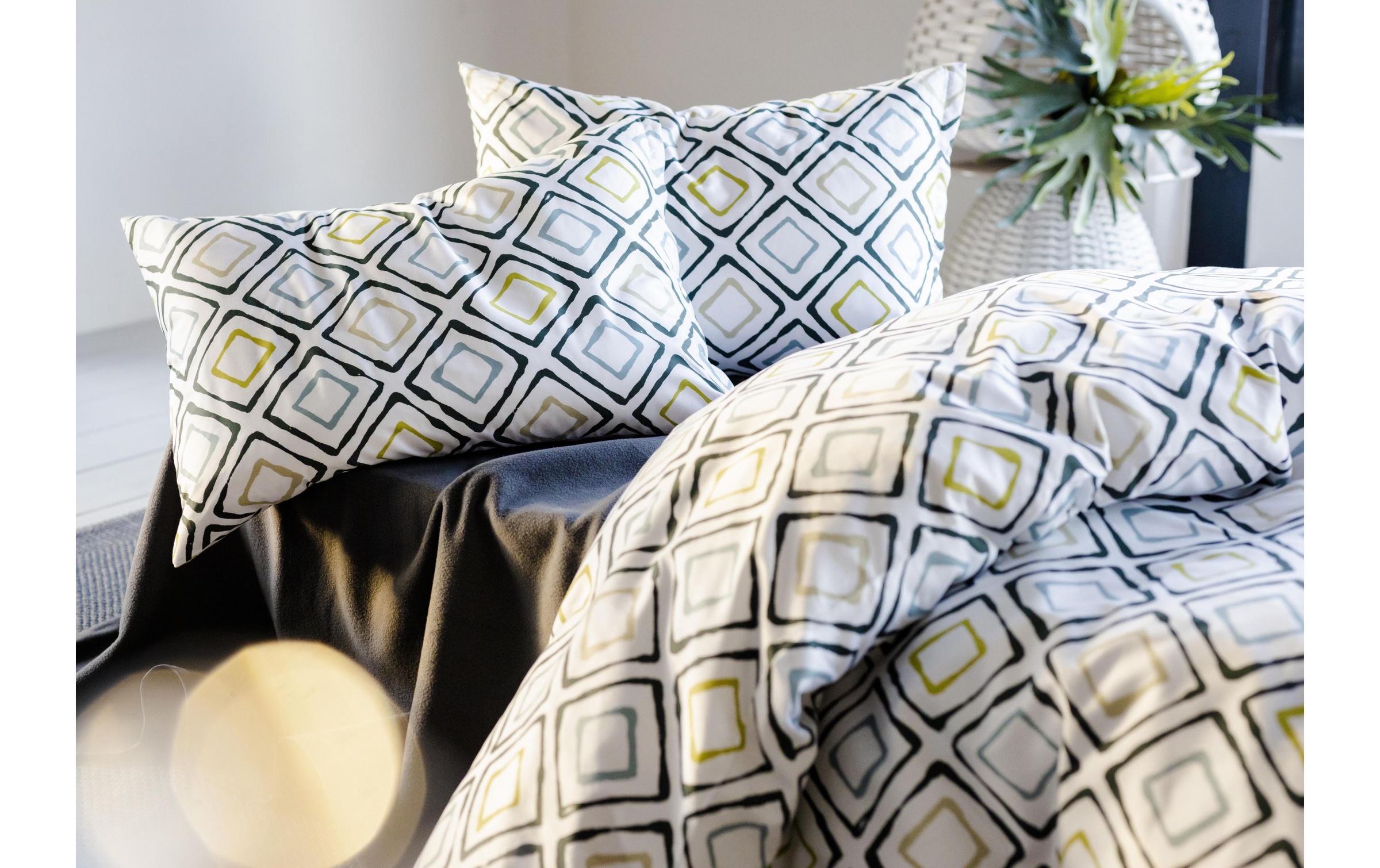 Image of Divina Kissenbezug »Mako Satin Quadrettino«, (1 St.) bei Ackermann Versand Schweiz