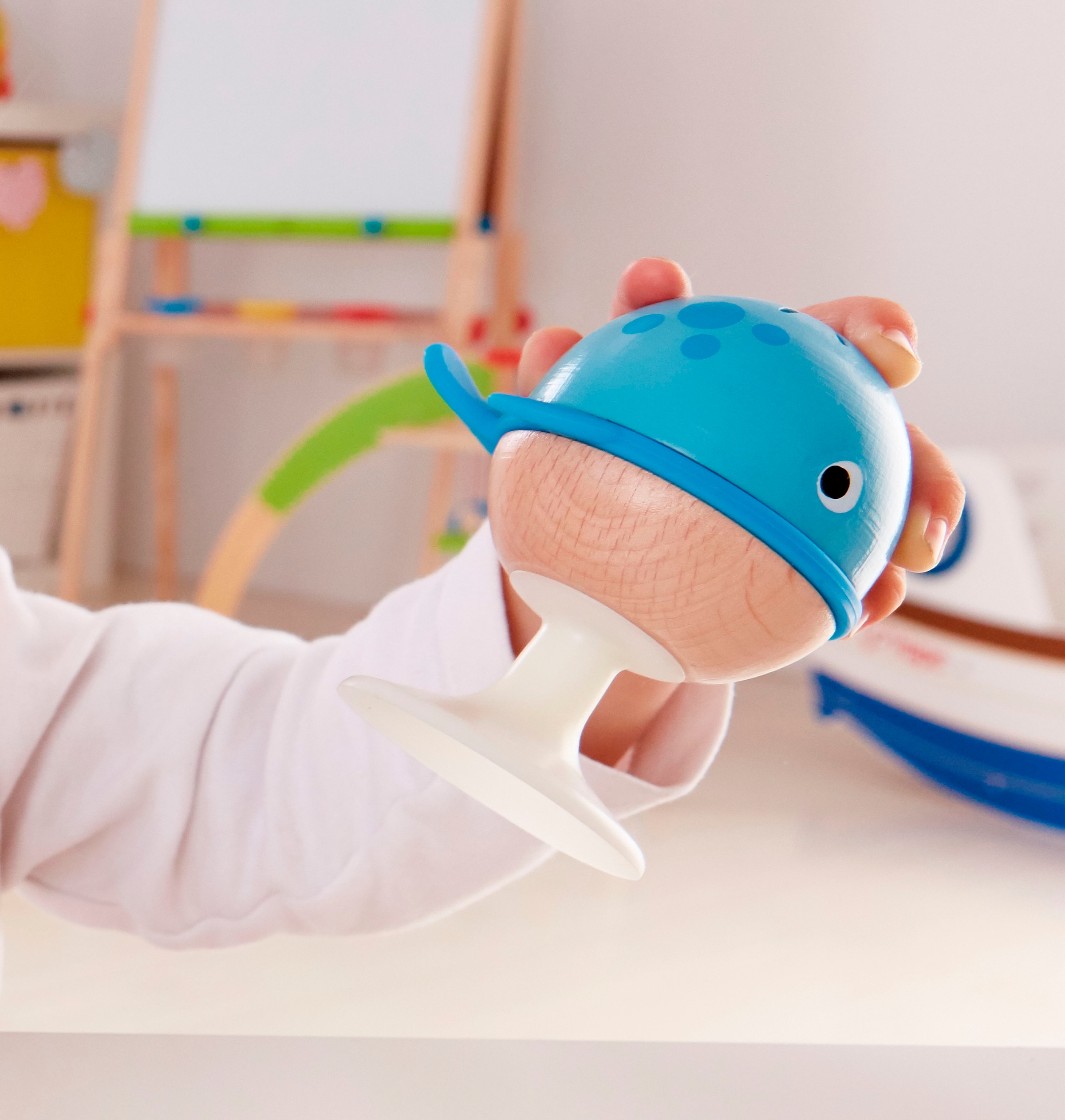 Hape Rassel »Rasselset Saugnapf«