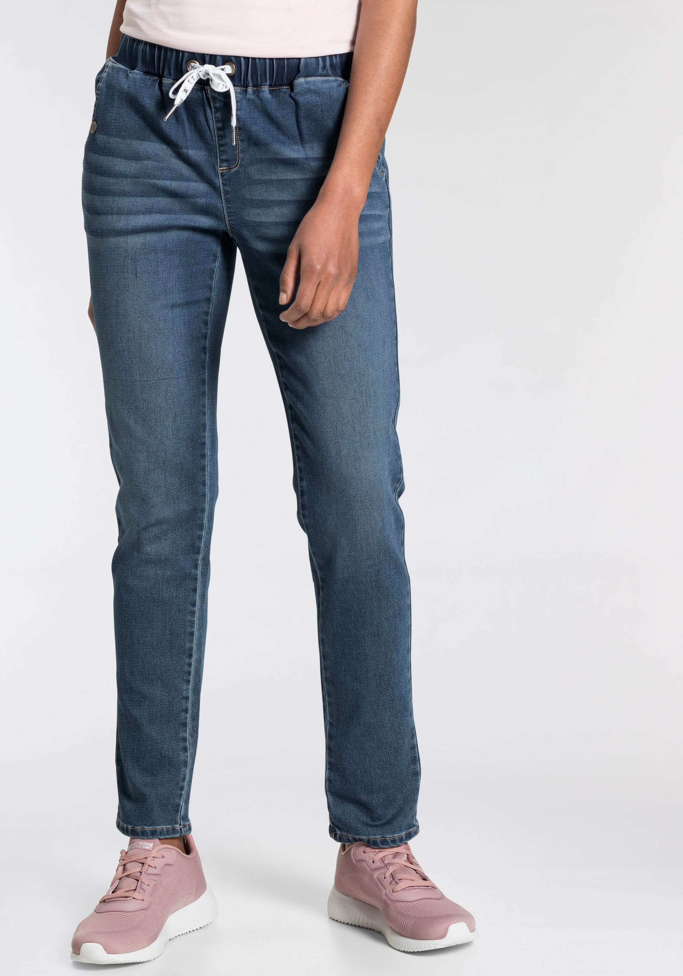 Image of TOM TAILOR Polo Team Jogg Pants, in trendigem Look aus leichtem Denim - NEUE KOLLEKTION bei Ackermann Versand Schweiz