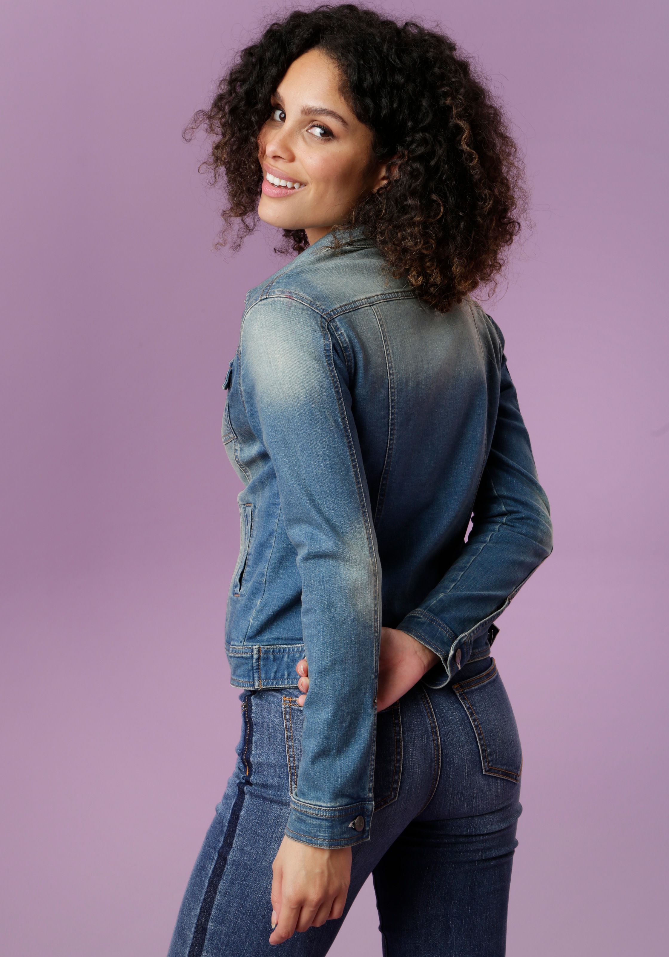 Aniston CASUAL Jeansjacke in Used-Waschung