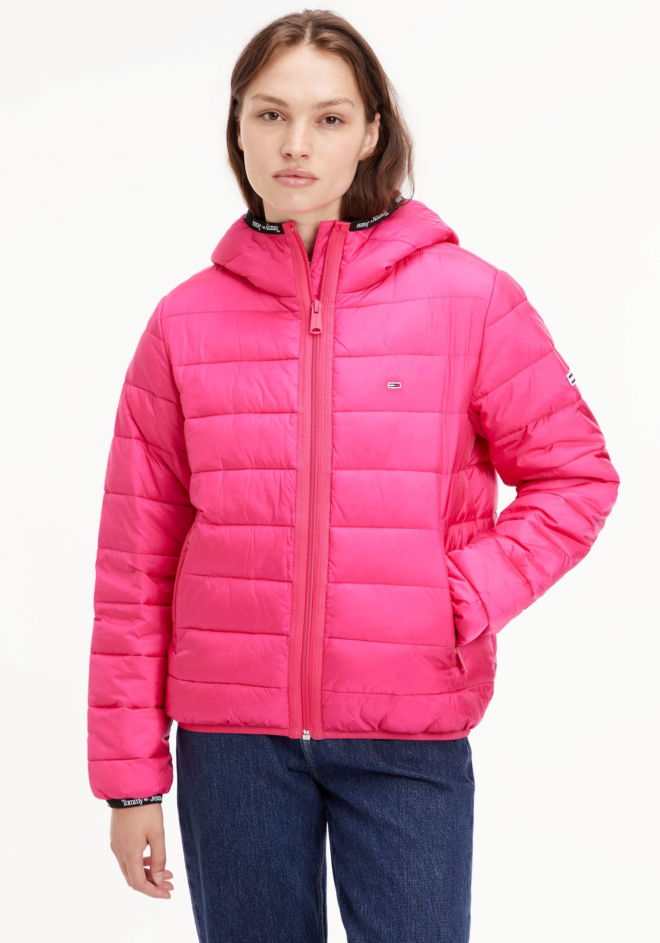 Steppjacke »TJW QUILTED TAPE HOODED JACKET«, mit Kapuze, mit Tommy Jeans...
