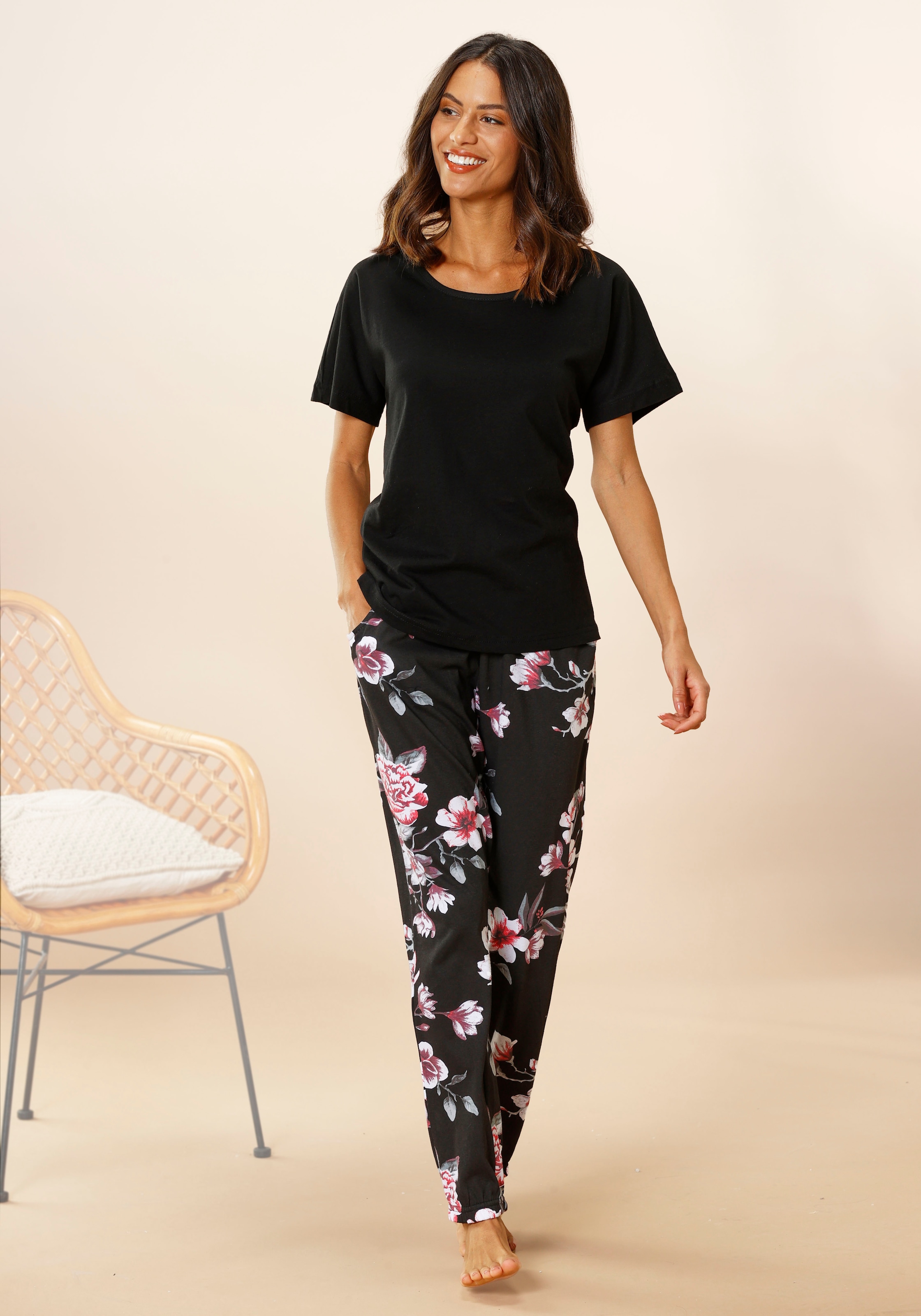 Image of Vivance Dreams by Lascana Pyjama Set, 2 mit Blumendruck
