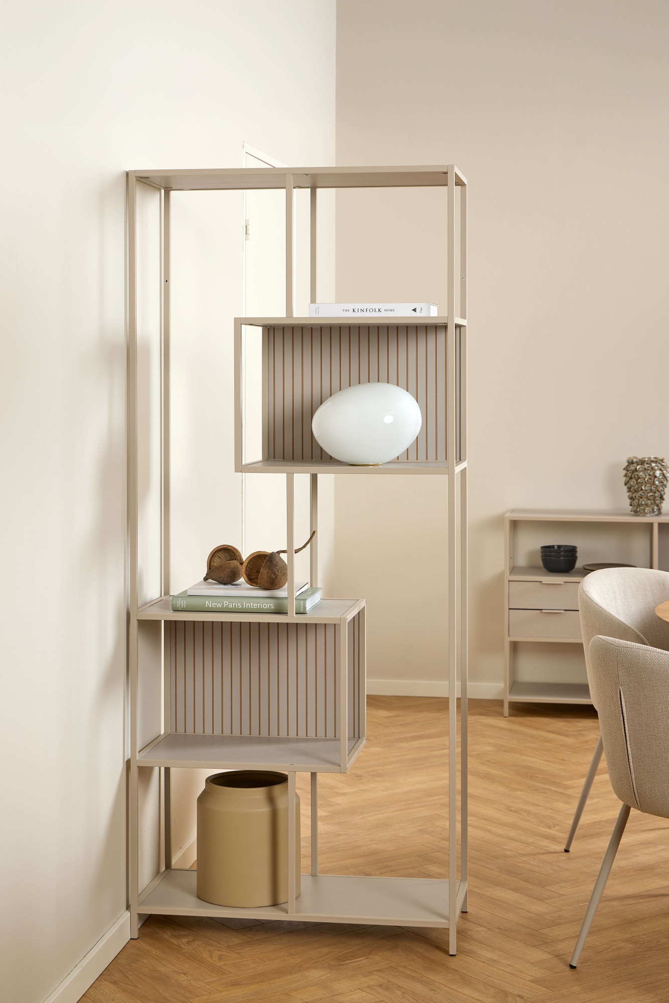 ACTONA GROUP Bücherregal »Seaford, Regal, Standregal, Raumteiler« Regal, grau, asymmetrische Details, wendbare Rückwand, 77x35x185cm