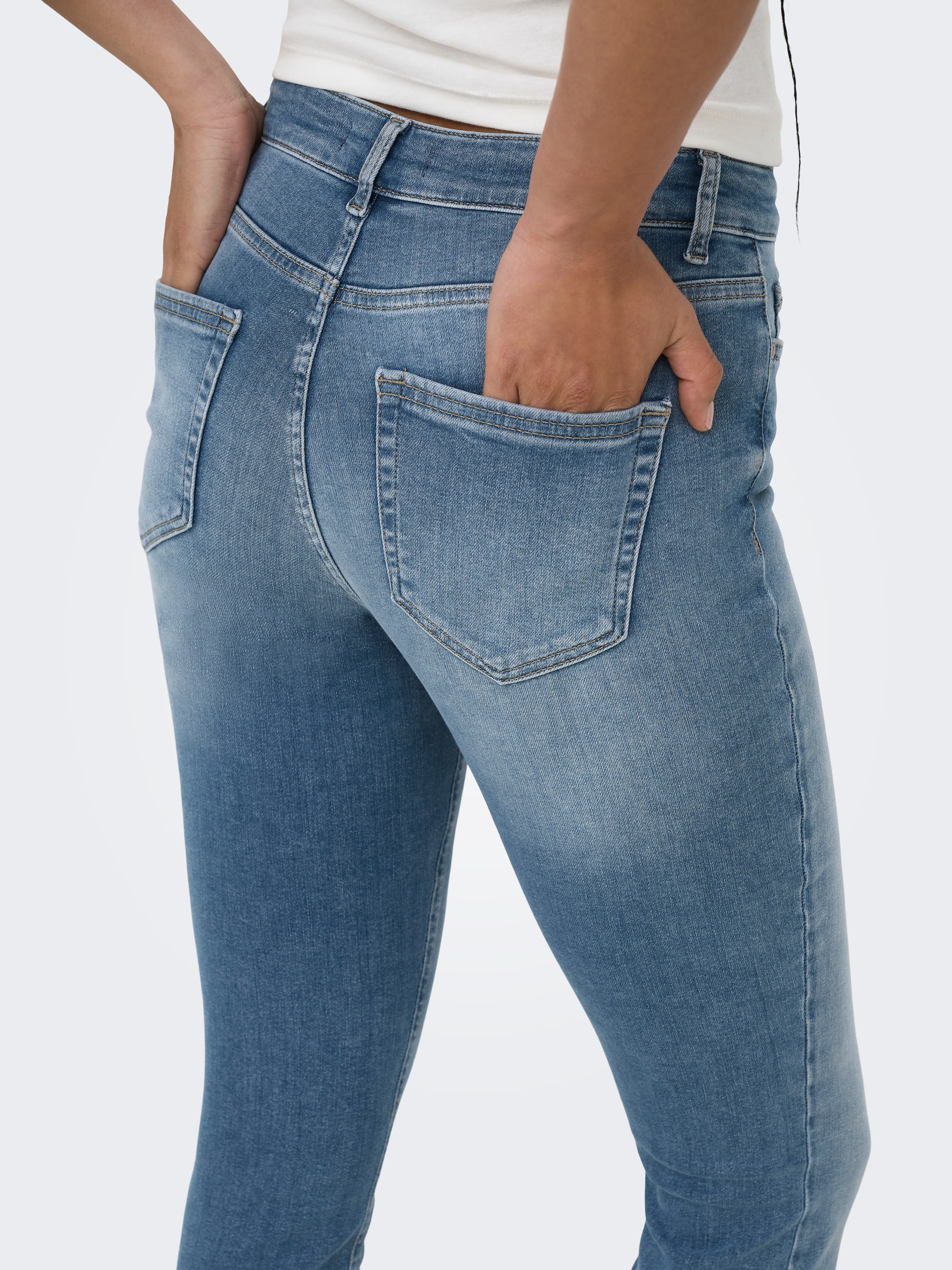 ONLY Jeans skinny »ONLBLUSH MID SK ANK RW DNM REA363« mélange de coton, coupe skinny