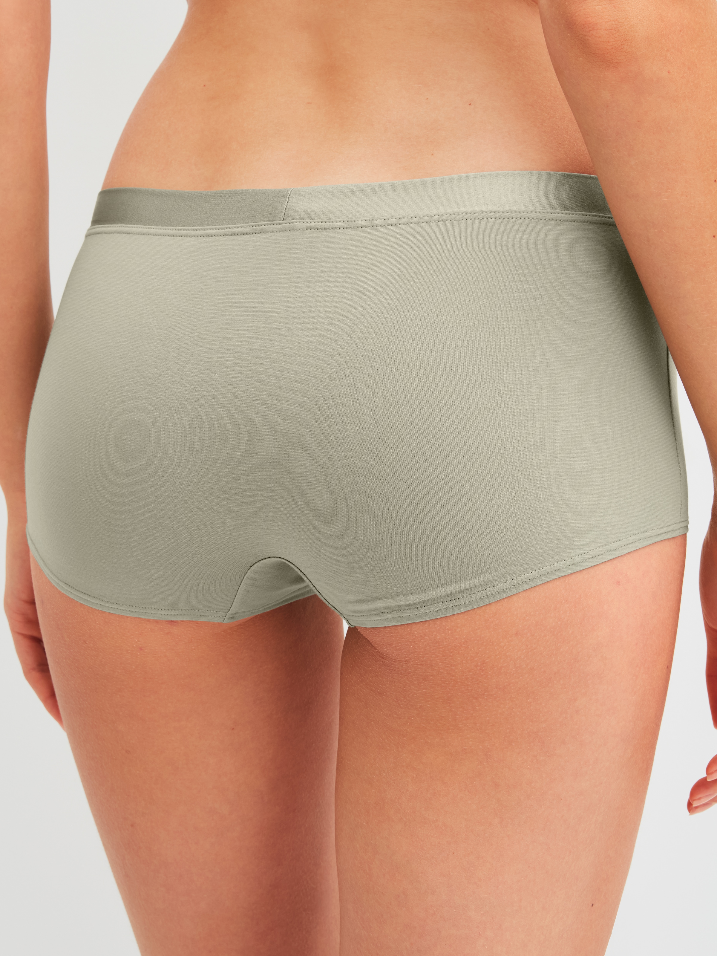 CALIDA Panty »Cate« glänzendes Satin-Detail, elastischer Single Jersey, regular-cut, weich