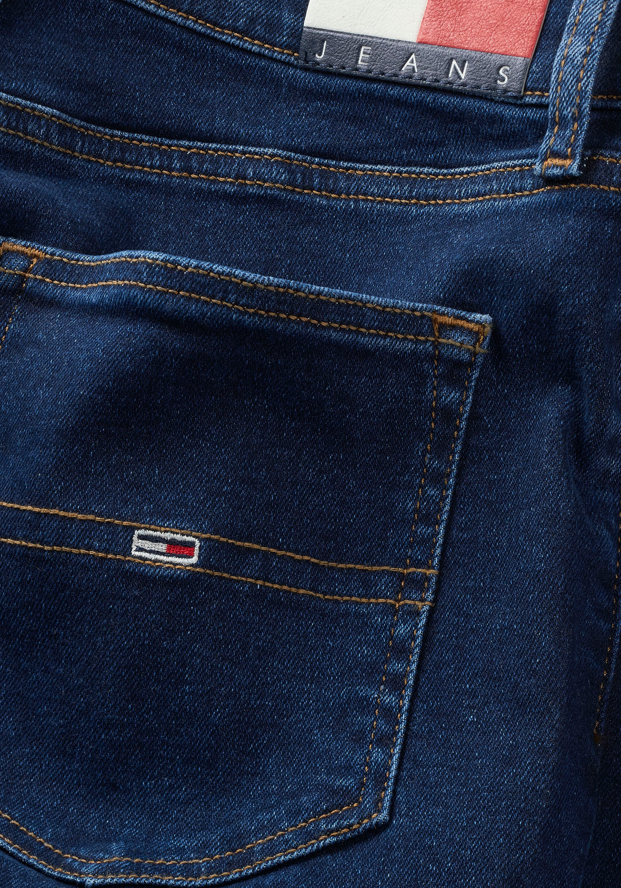 ♕ Tommy Jeans Bequeme Jeans »Sylvia«, mit Ledermarkenlabel  versandkostenfrei auf | Straight-Fit Jeans