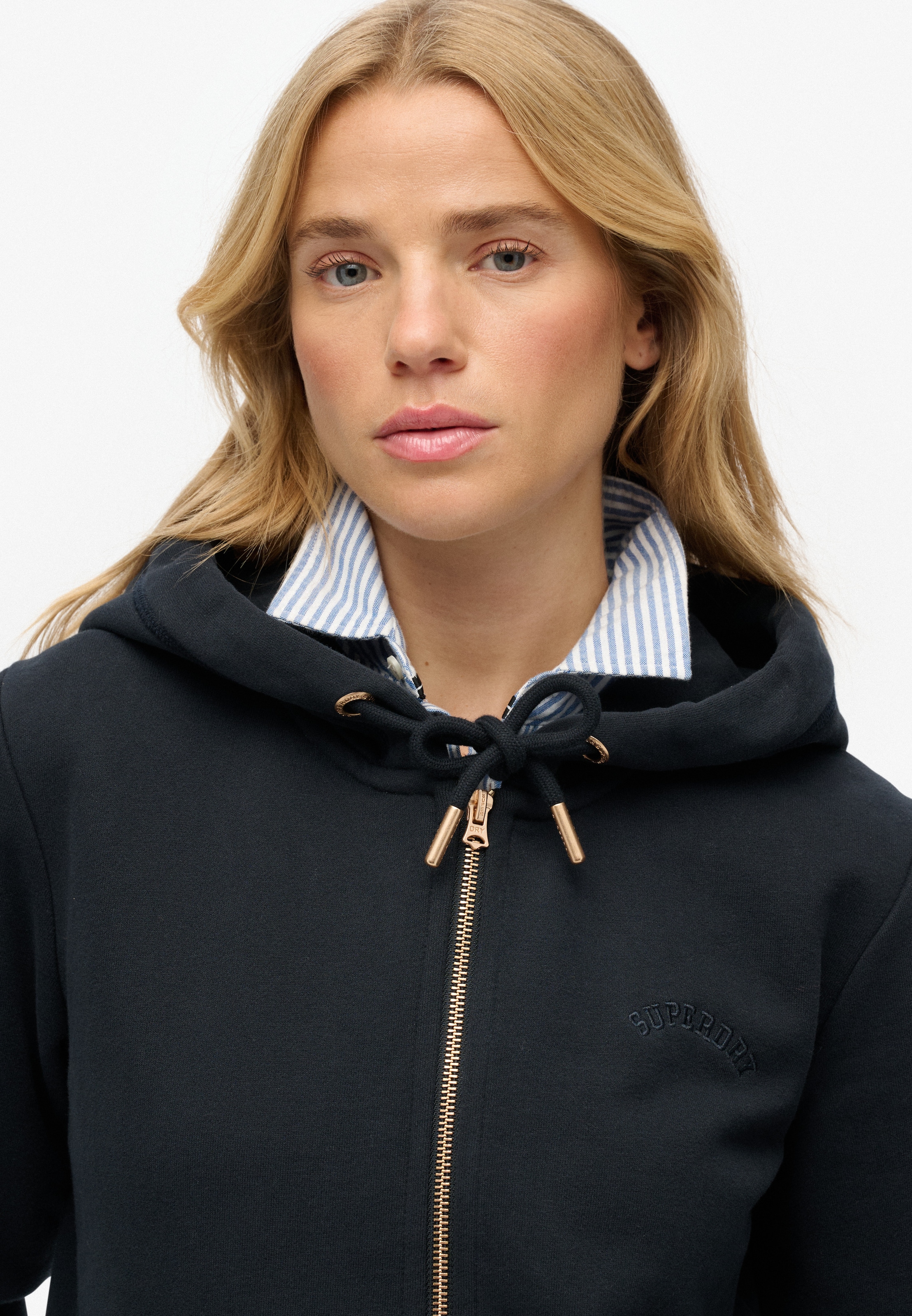 Superdry Sweat à capuche »Essential Logo Ziphood Hb« Mit Logostickerei