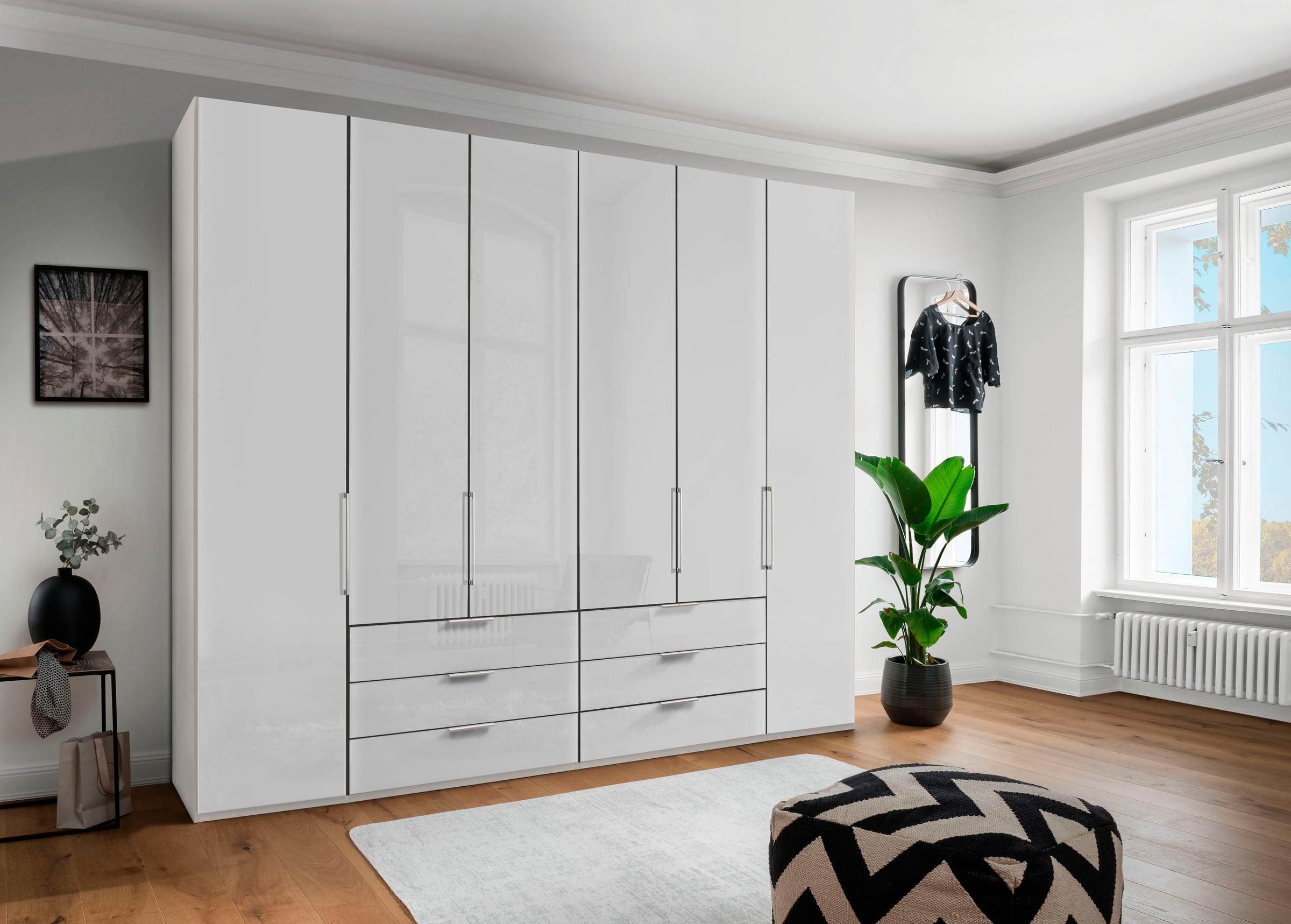Image of WIEMANN Kleiderschrank "Monaco" mit Glasfront sowie hochwertige Beschläge inkl. Dämpfung