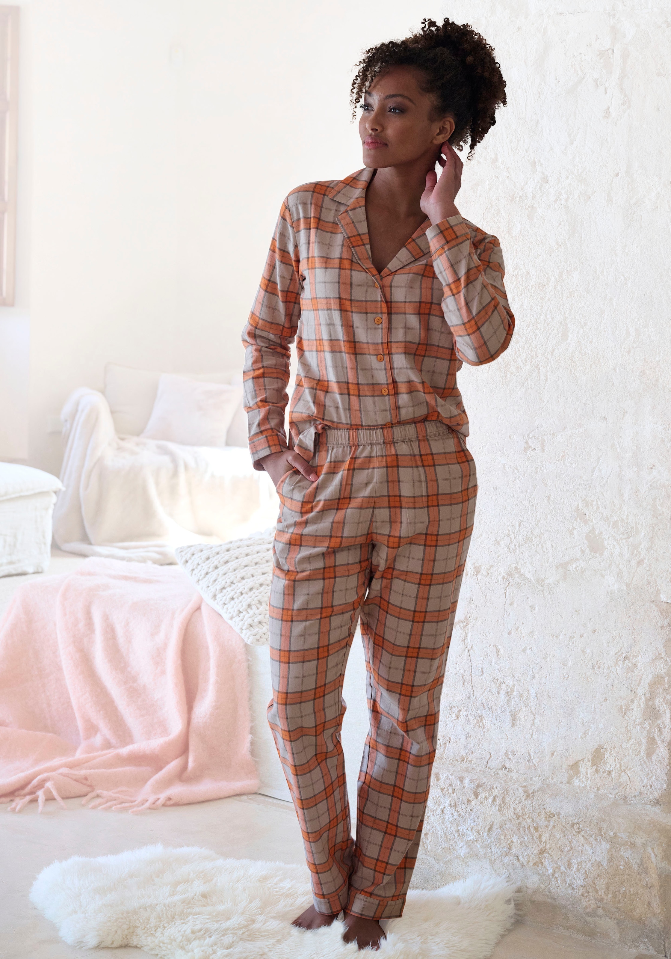 Pyjama, (2 tlg.), aus kuschelig weichem Flanell