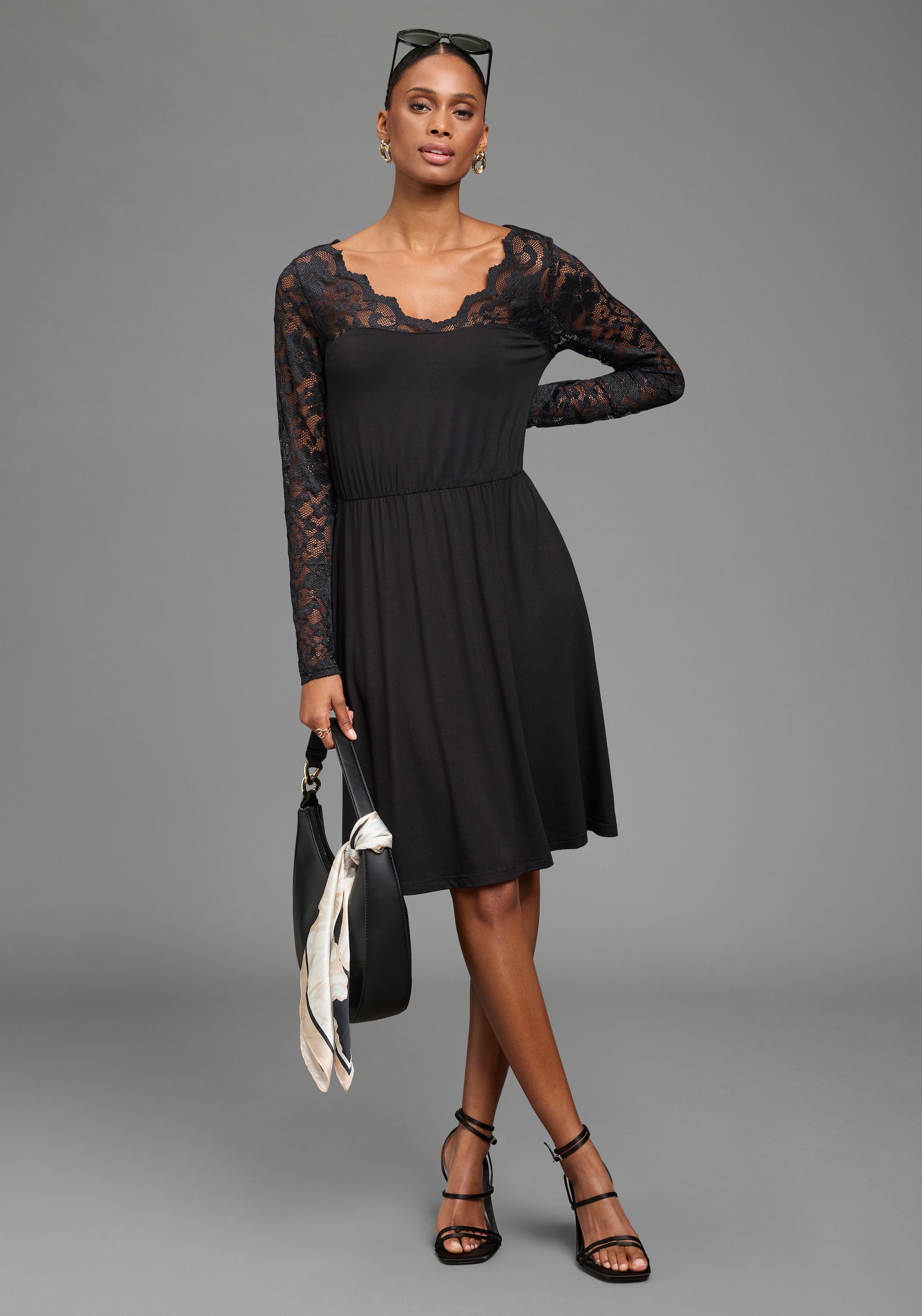 Laura Scott Robe en dentelle »mit elastischer Taille« en mélange élastique de viscose, coupe ajustée, longueur genoux,