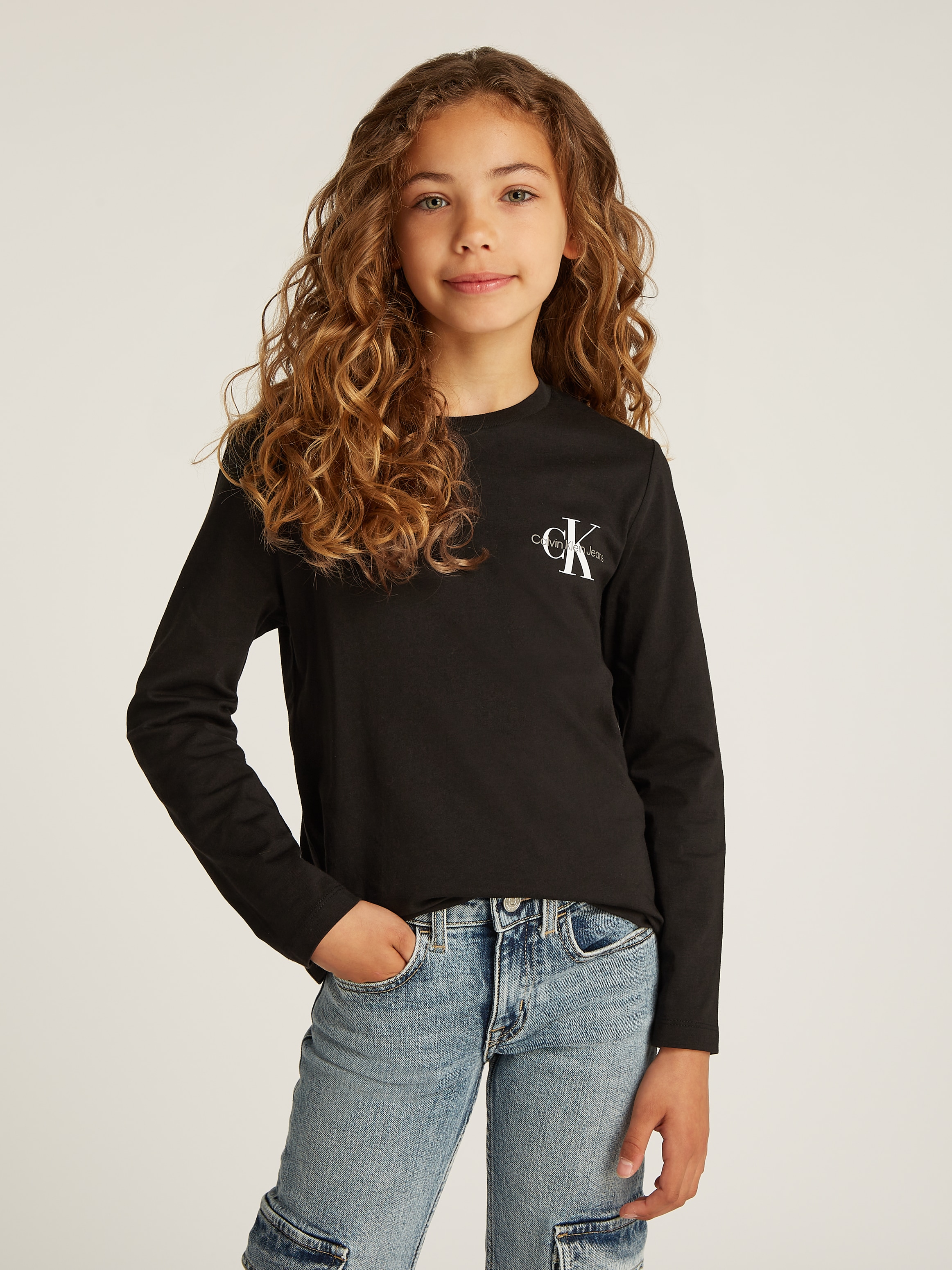 Calvin Klein Jeans Langarmshirt »Chest Monologo Ls T-Shirt«, für Kinder bis 16 Jahre und mit Logoschriftzug