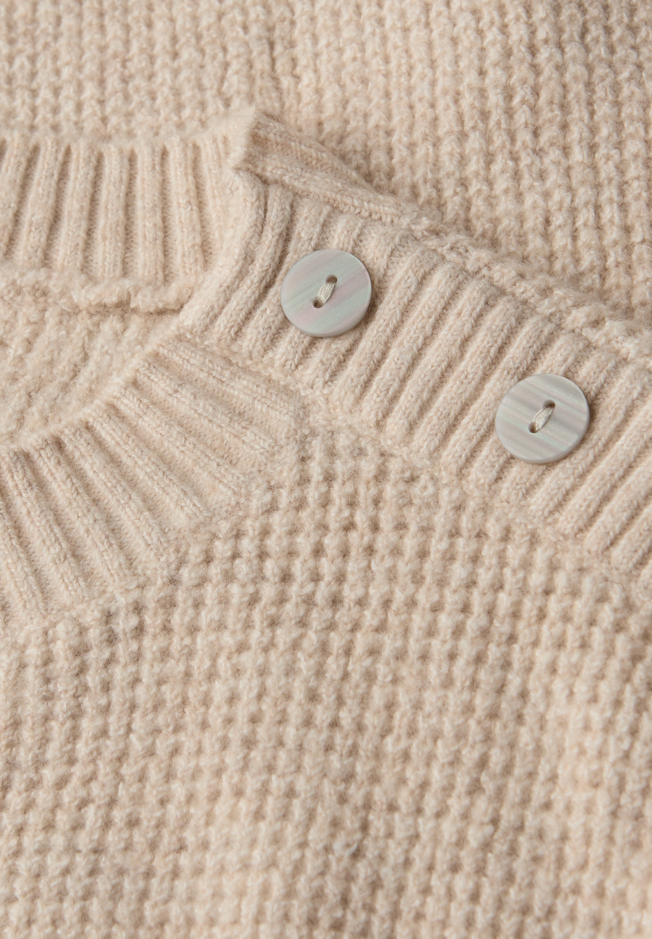 STREET ONE Pull en tricot mit Knopfdetail