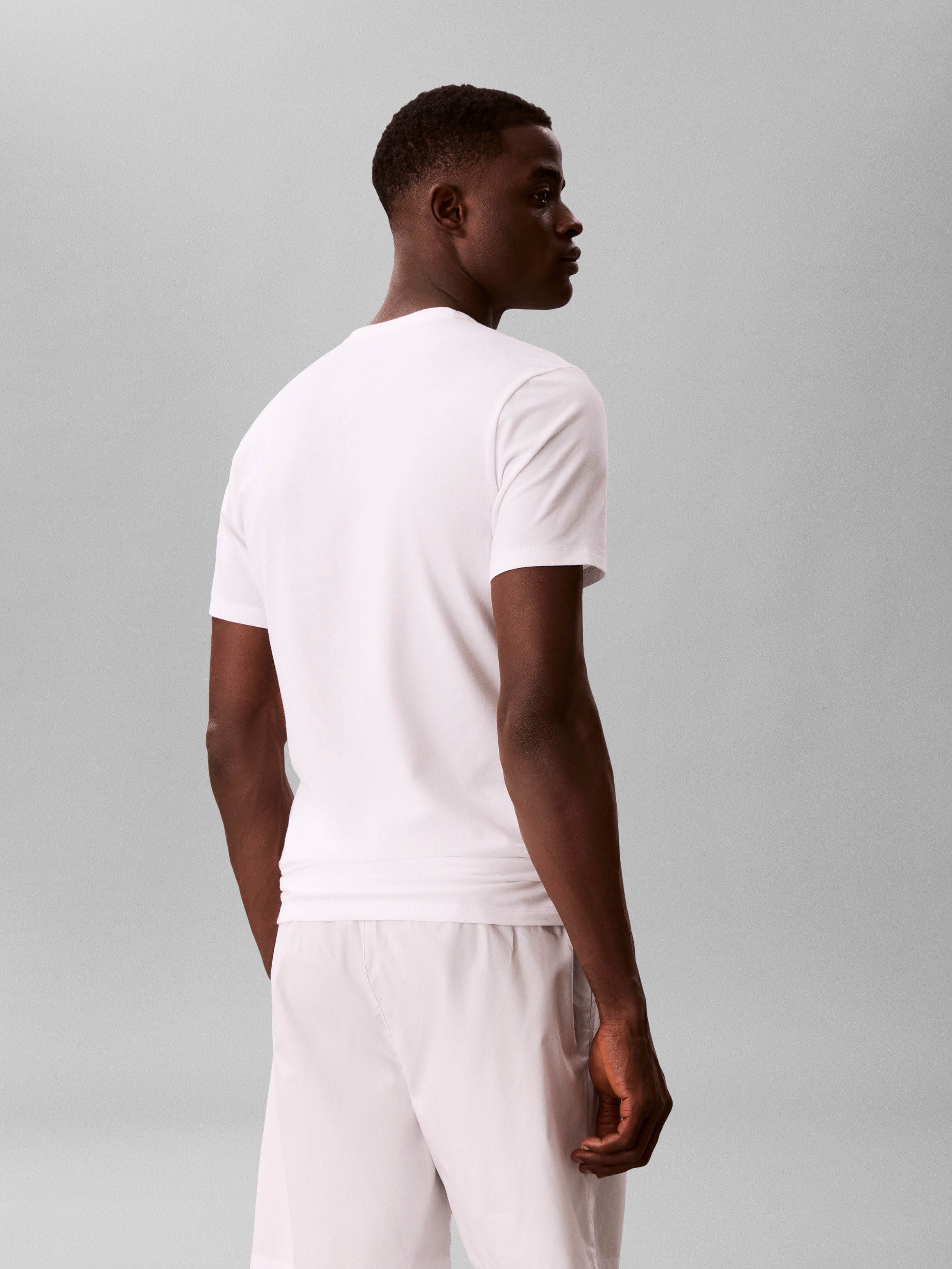 Calvin Klein Underwear T-shirt »S/S V NECK 3PK« Packung, 3er-Pack, 3 mit Logo am Saum