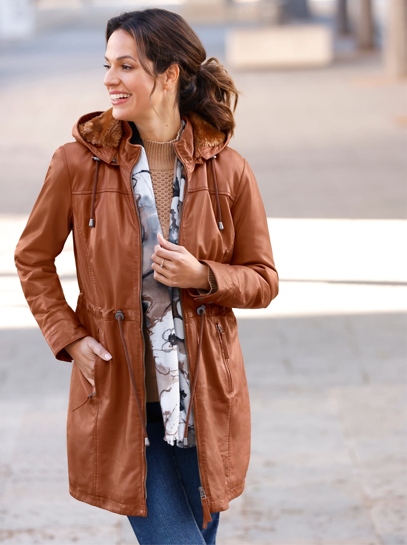 Mainpol Lederjacke mit Kapuze