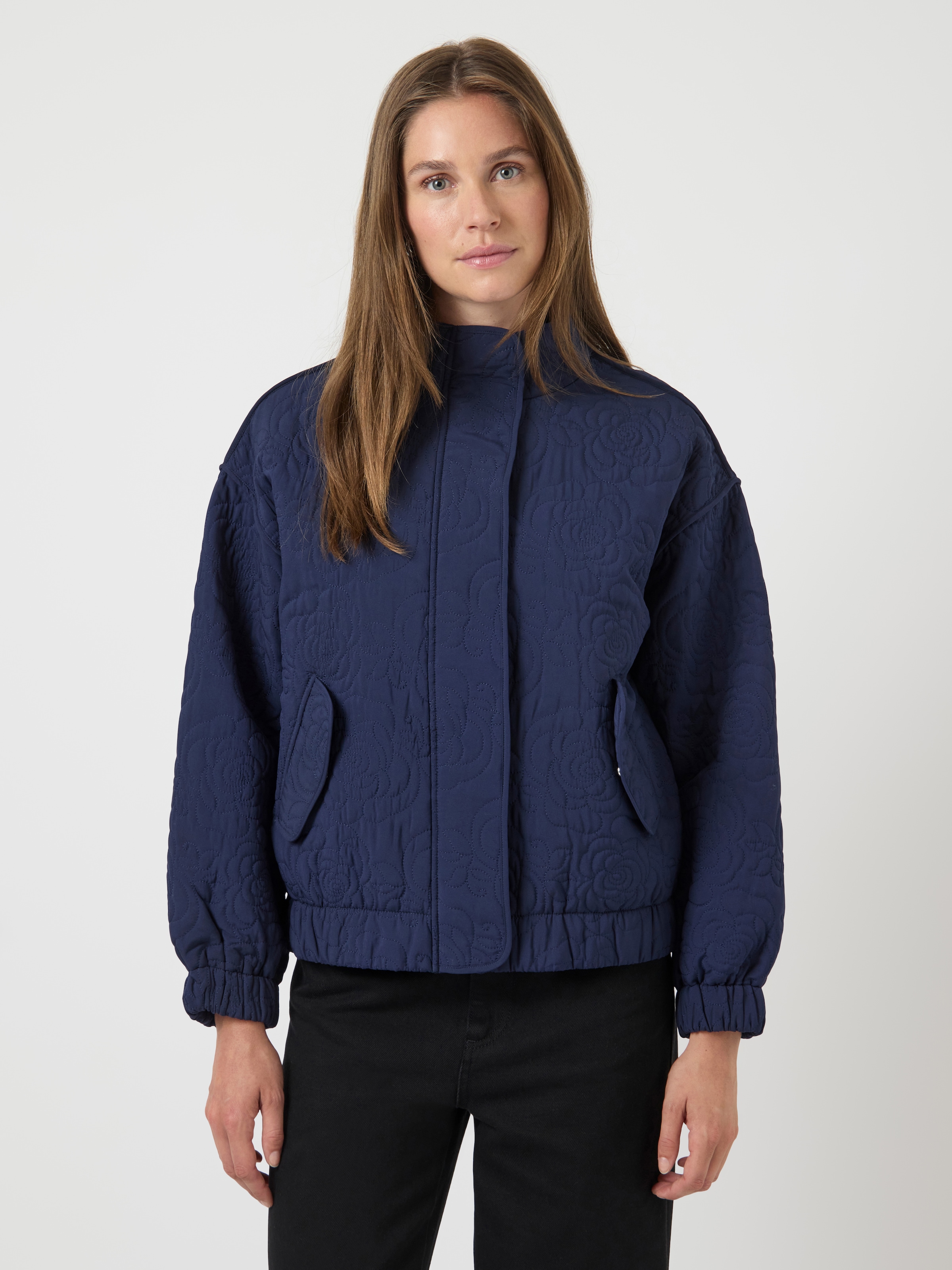 Image of Y.A.S Blouson "YASFIPURA LS QUILTED JACKET S. NOOS" ohne Kapuze Kunstfaser, elastische Bündchen