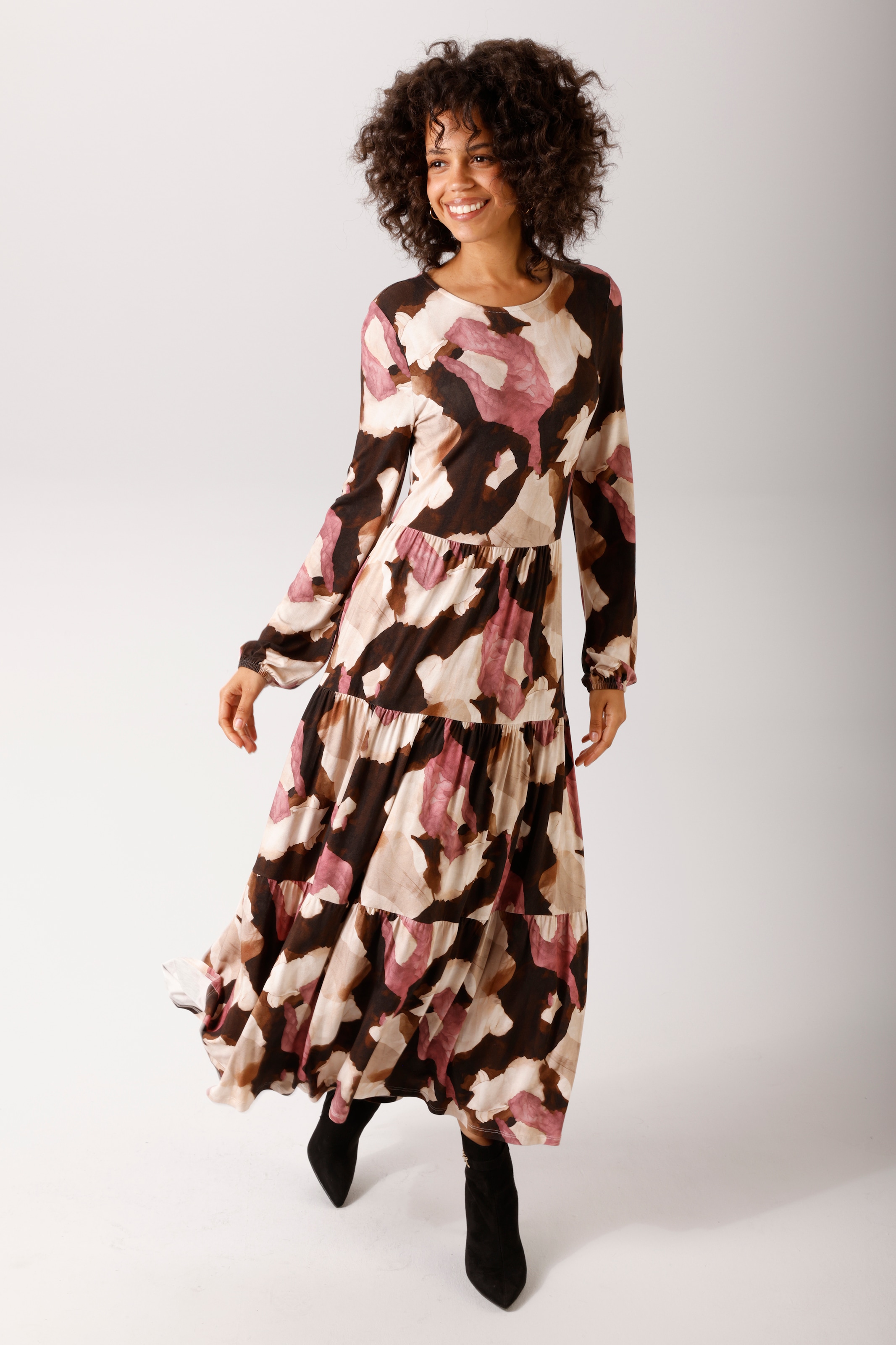Aniston CASUAL Robe midi avec imprimé batik graphique - chaque pièce est unique - NOUVELLE COLLECTION